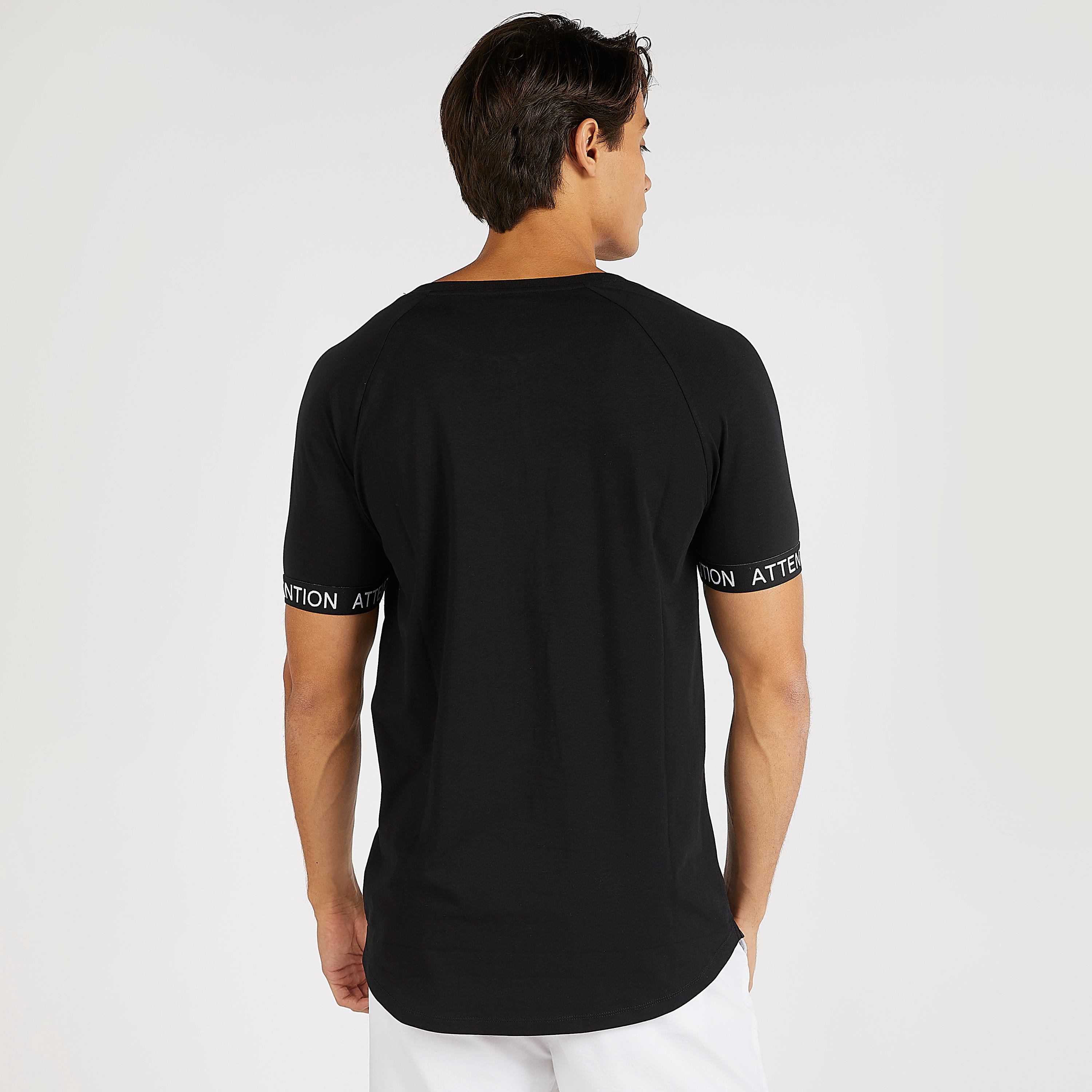 تيشيرت بياقة هينيلي وطبعات ووصلة أزرار بسحّاب-men-clothing-tshirtsandpolos-tshirts-image-1
