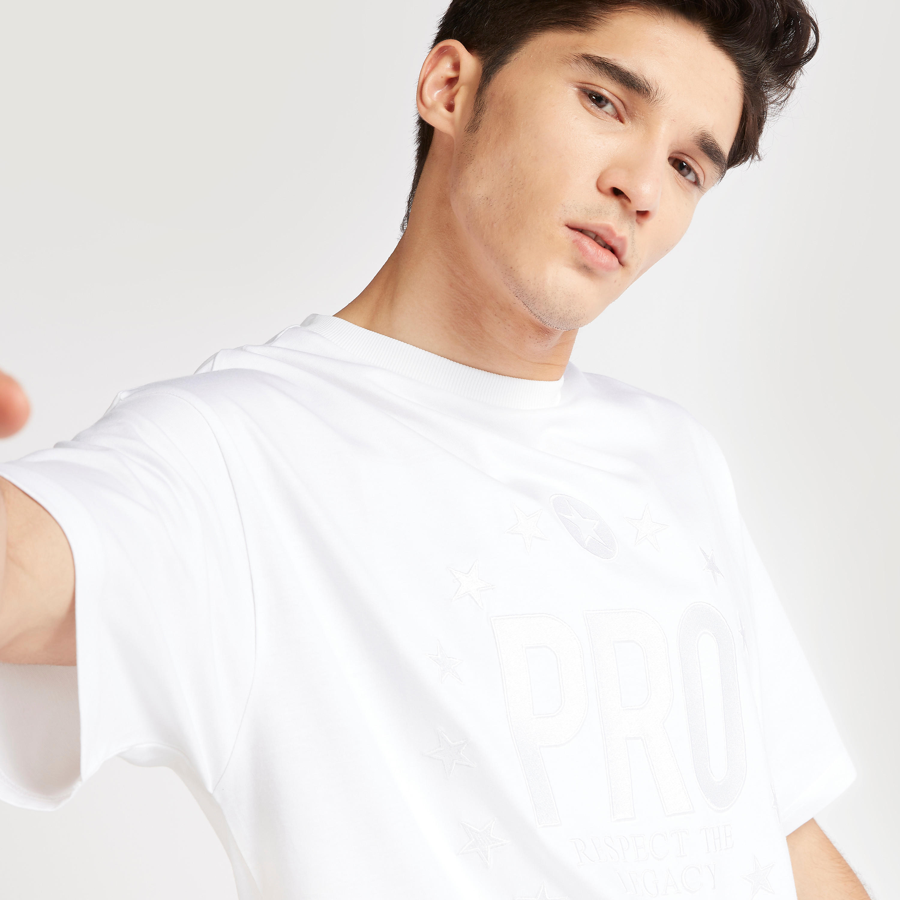 تيشيرت سادة بشعار وياقة ضيّقة من كابا-men-clothing-tshirtsandpolos-tshirts-image-1