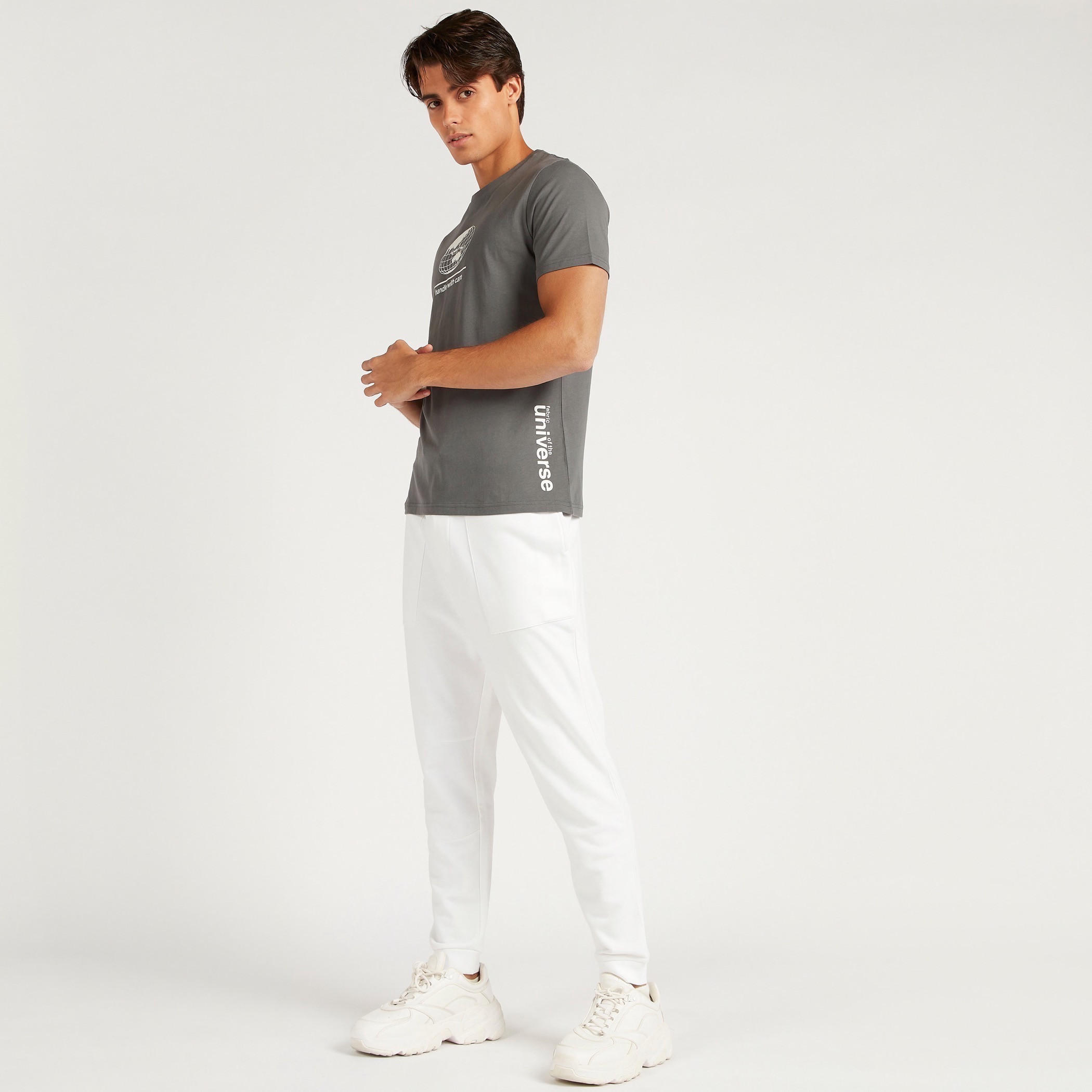 بنطلون رياضي سادة برباط إغلاق-men-clothing-bottoms-joggers-image-3