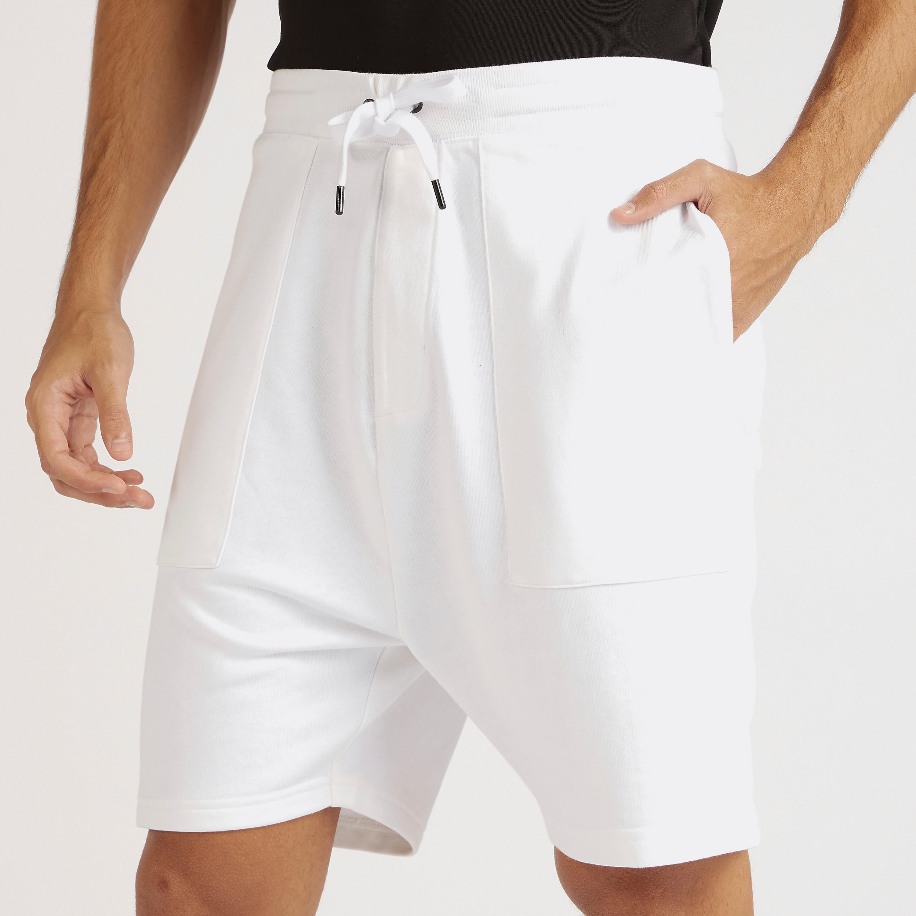 شورت سادة برباط إغلاق وجيوب-men-clothing-bottoms-shorts-image-2