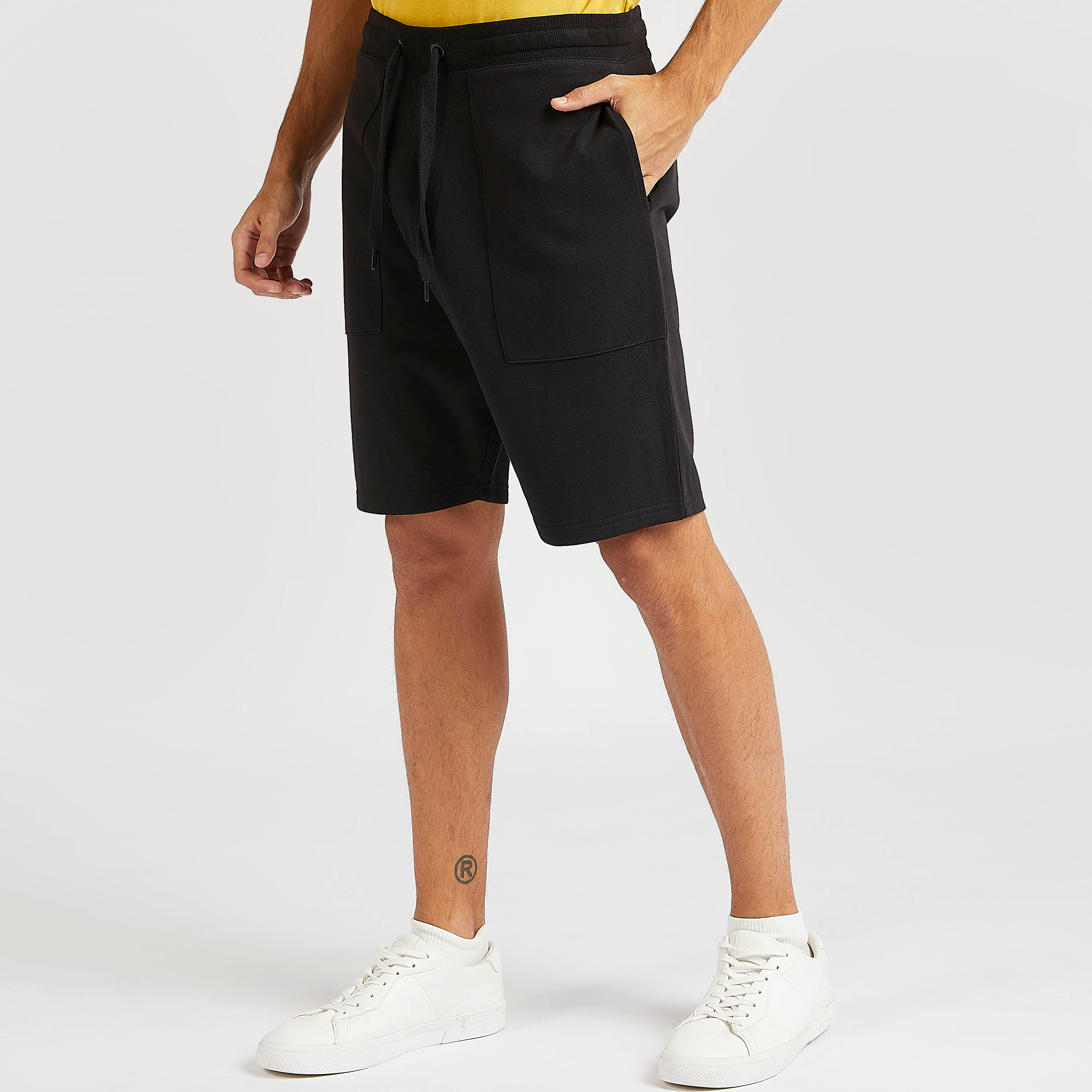 شورت سادة بخصر مطاطي وجيوب-men-clothing-bottoms-shorts-image-4