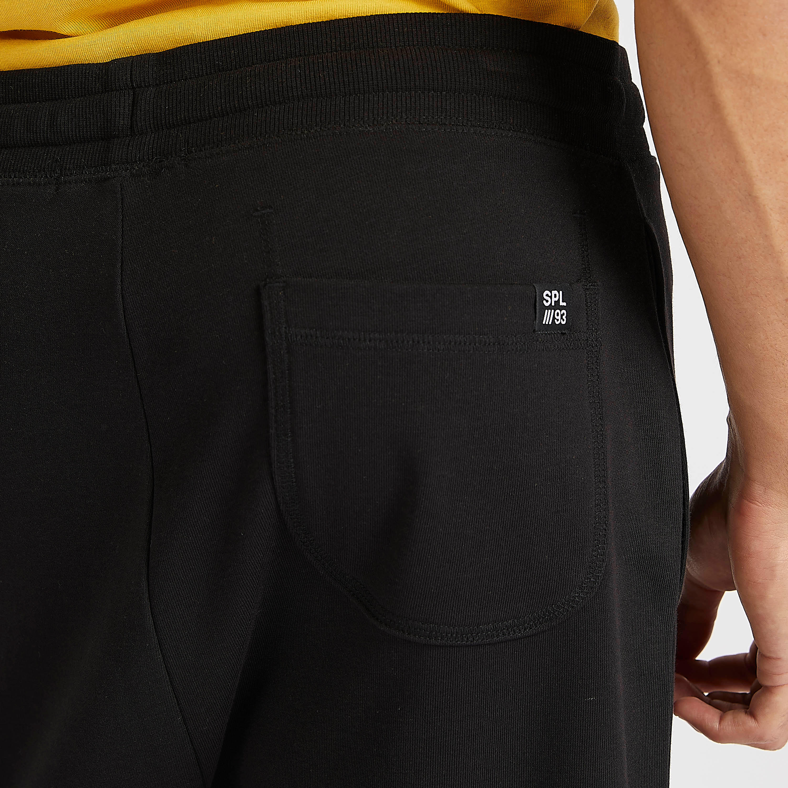 شورت سادة بخصر مطاطي وجيوب-men-clothing-bottoms-shorts-image-2