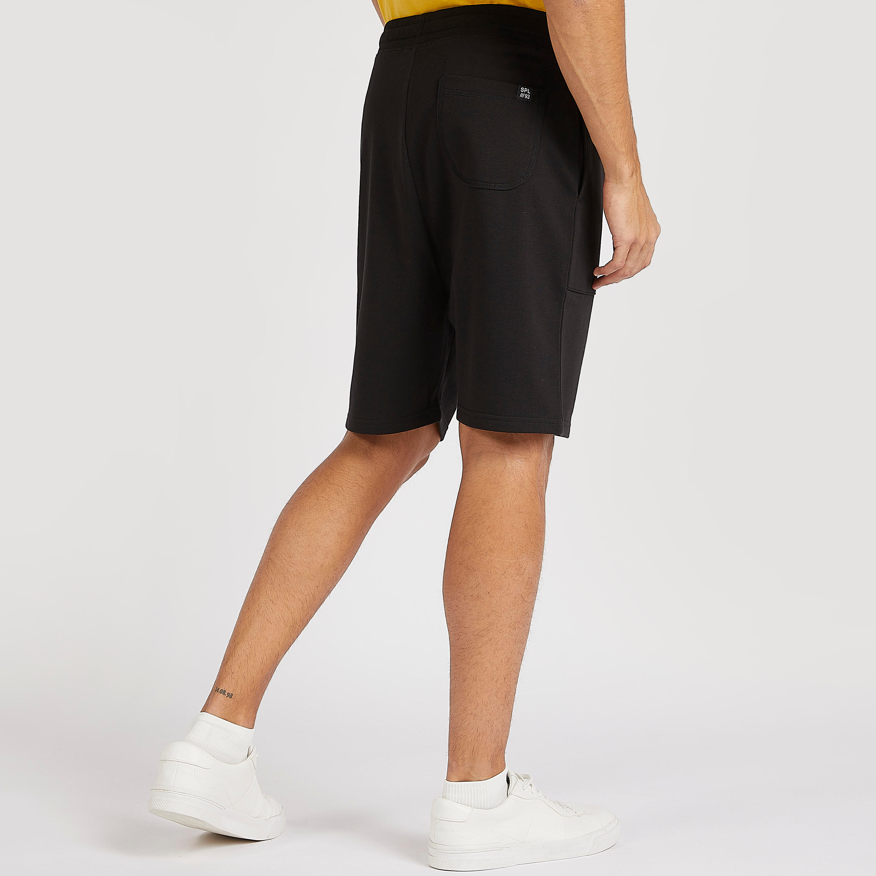 شورت سادة بخصر مطاطي وجيوب-men-clothing-bottoms-shorts-image-1