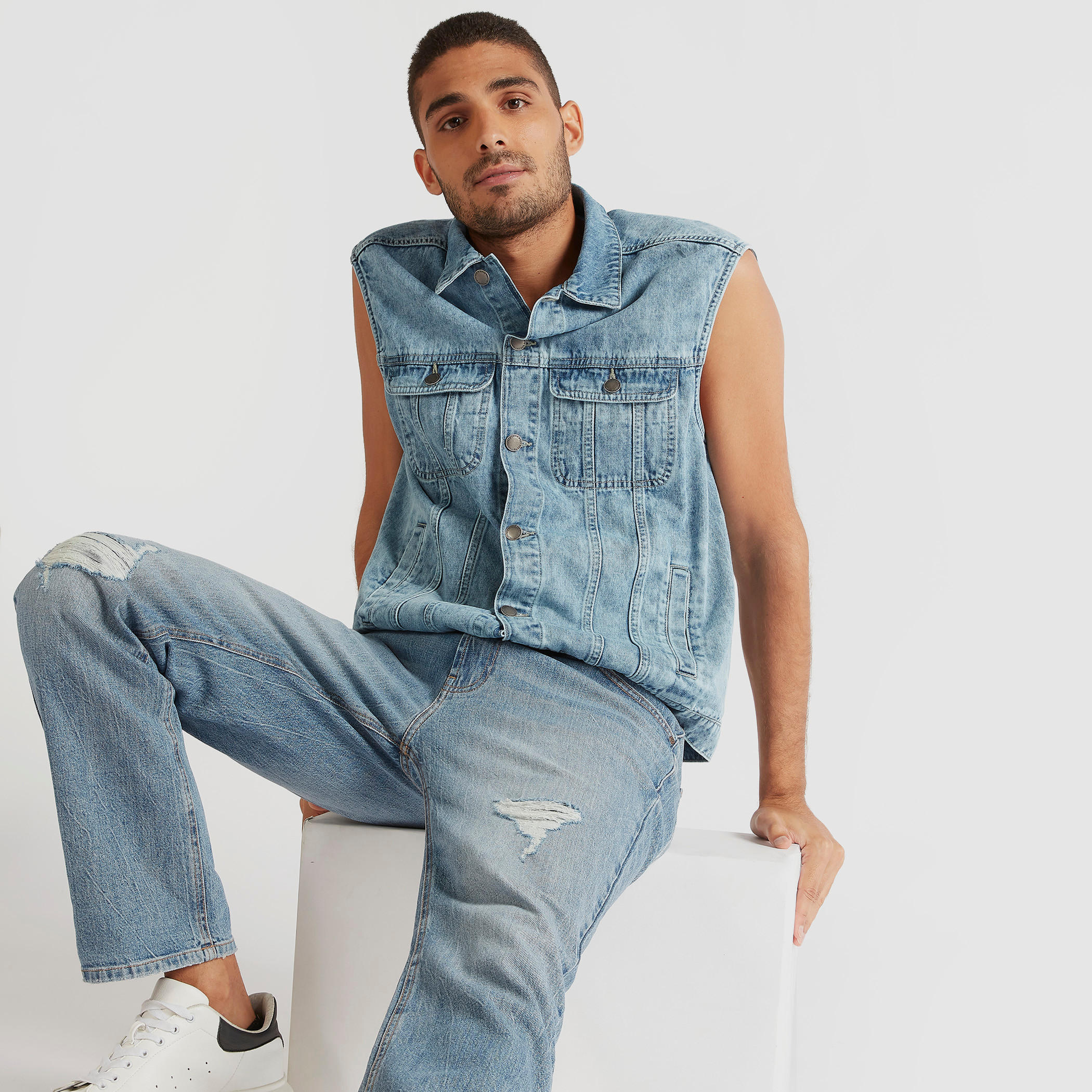 Solid Relaxed Fit Sleeveless Denim Jacket with Pockets-men-clothing-jacketsandblazers-jackets-image-1