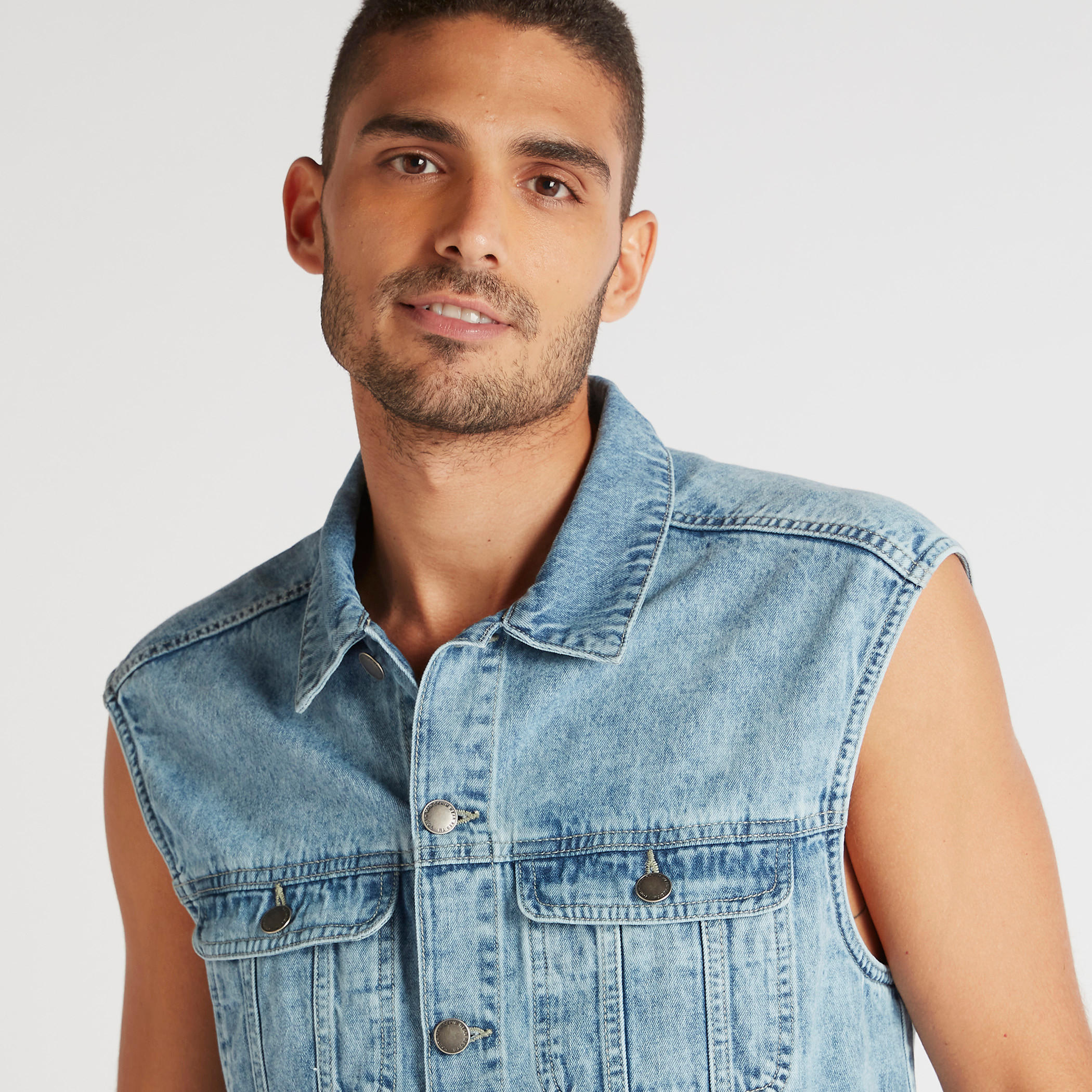 Solid Relaxed Fit Sleeveless Denim Jacket with Pockets-men-clothing-jacketsandblazers-jackets-image-5