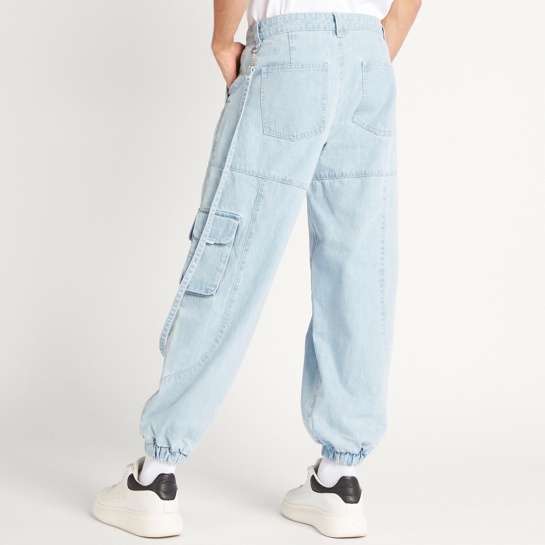 بنطلون رياضي سادة بقصّة مريحة وخصر متوسط الارتفاع-men-clothing-bottoms-joggers-image-3