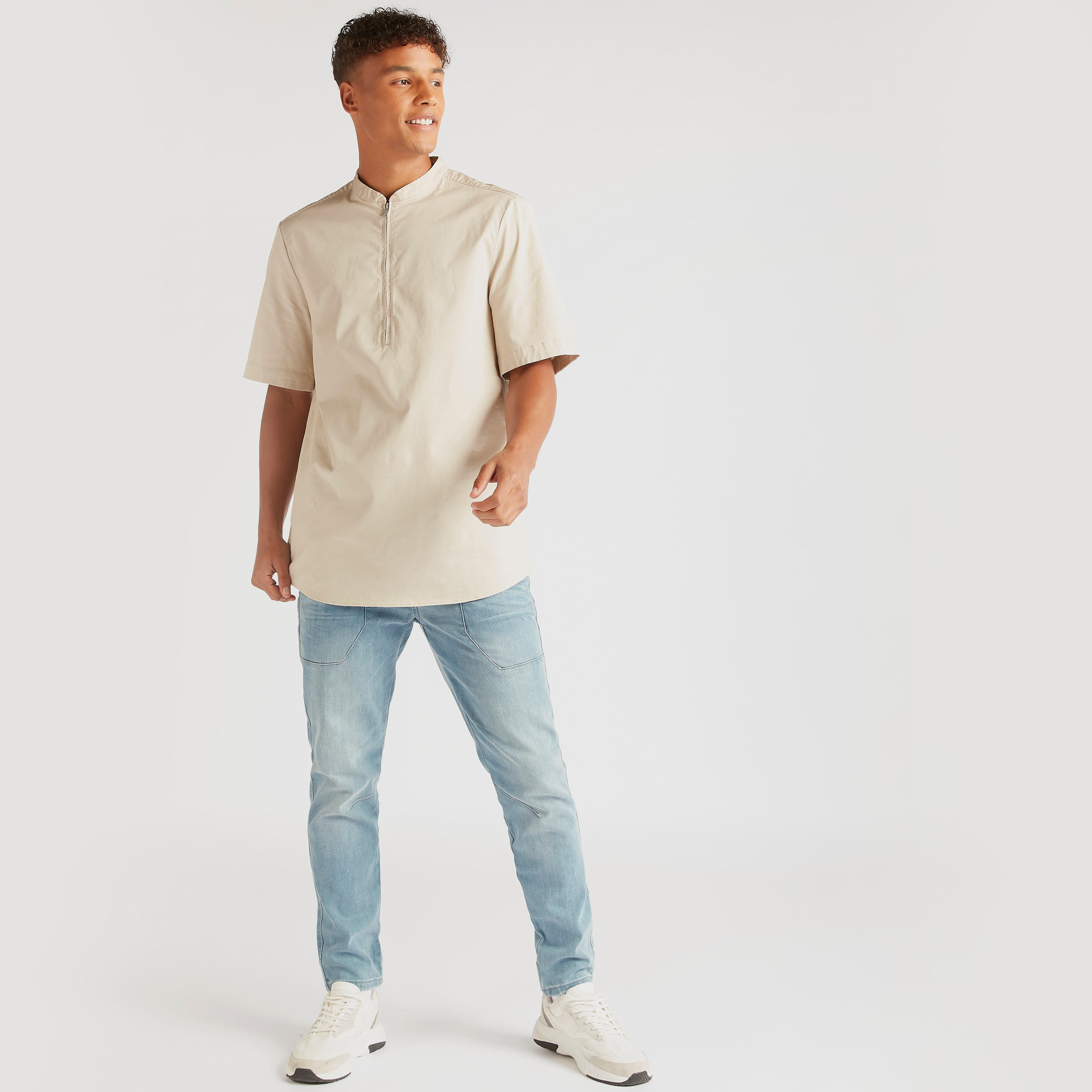 قميص سادة بقصة مريحة مع ياقة ماندارين ونصف سحاب-men-clothing-shirts-image-2