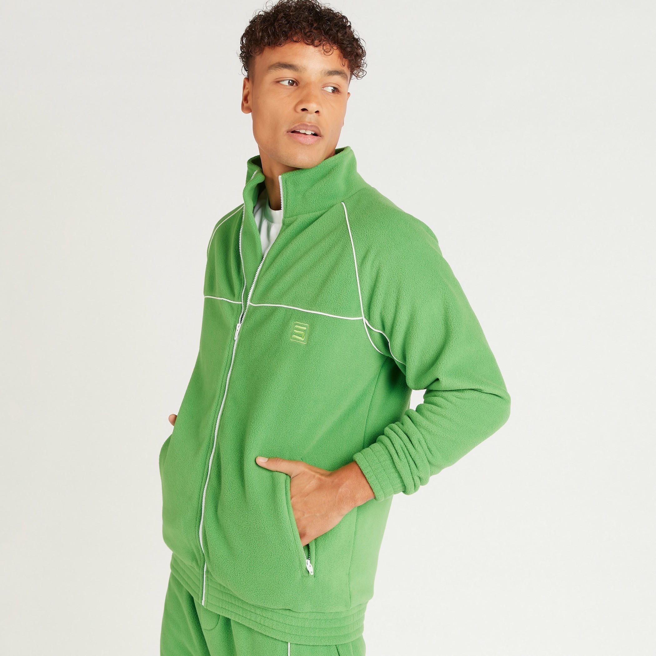 جاكيت طويل بارز الملمس بسحّاب وأكمام طويلة وجيوب-men-clothing-jacketsandblazers-jackets-image-1