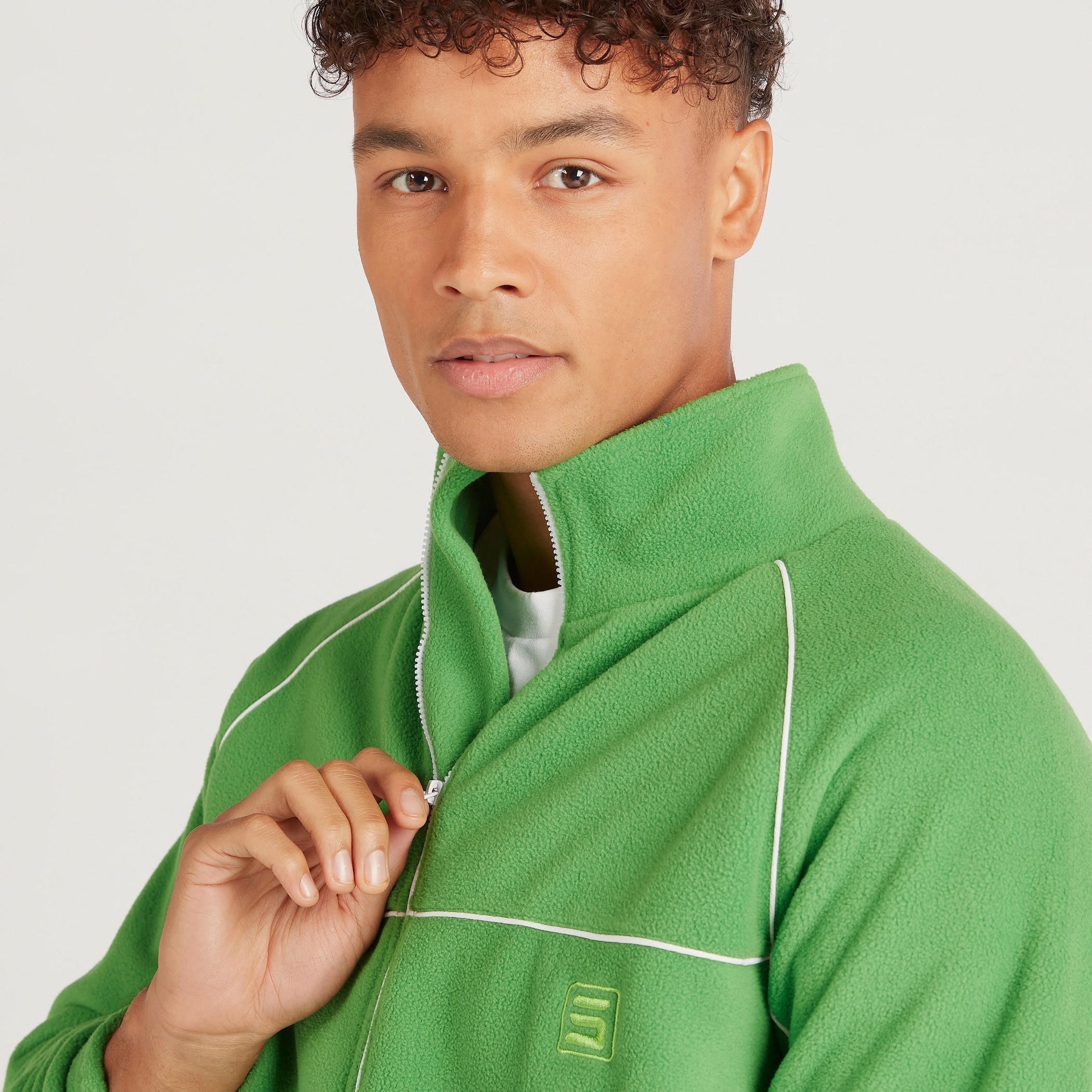 جاكيت طويل بارز الملمس بسحّاب وأكمام طويلة وجيوب-men-clothing-jacketsandblazers-jackets-image-5