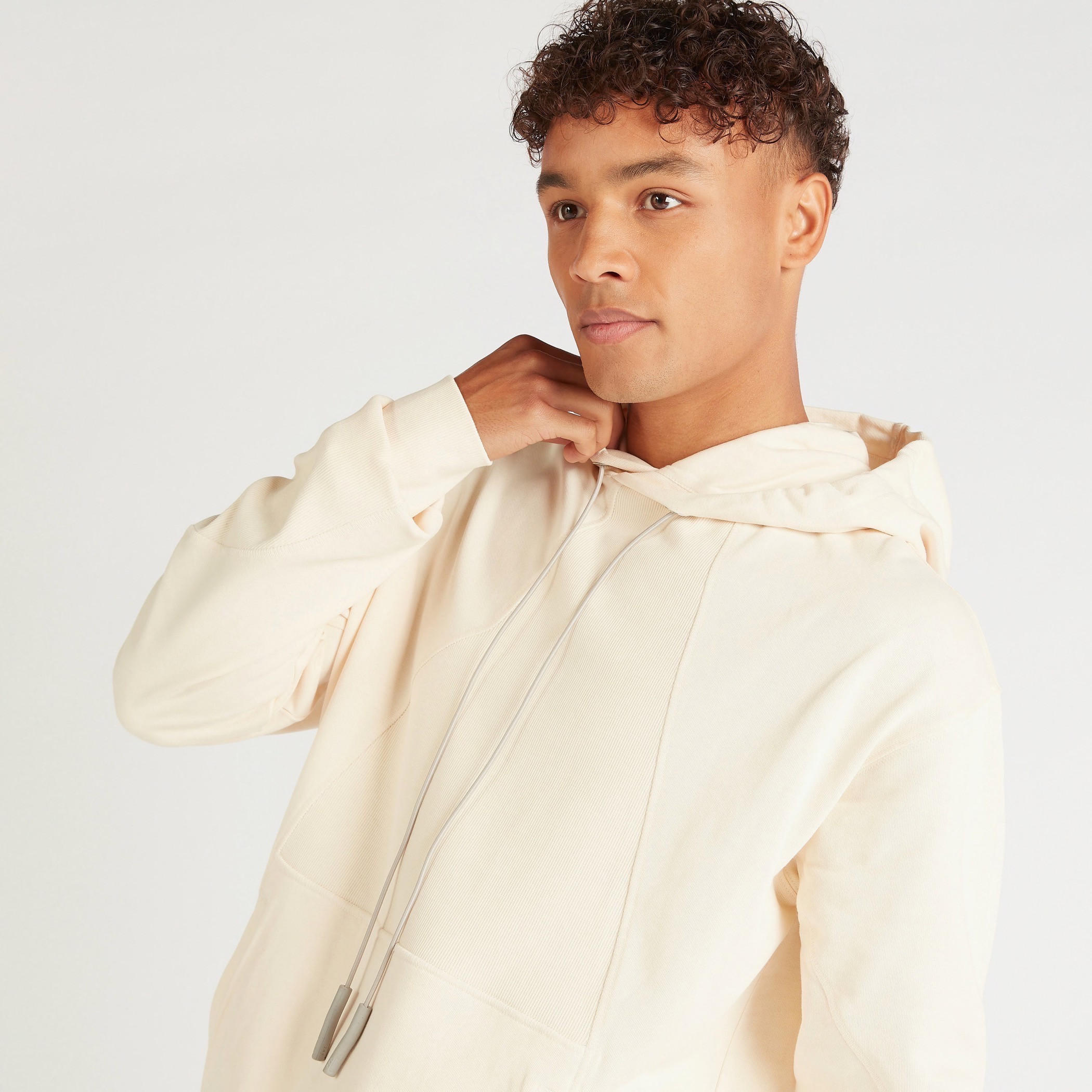هودي سادة بأكمام طويلة وجيوب كنغر-men-winterwear-hoodiesandsweatshirts-image-5