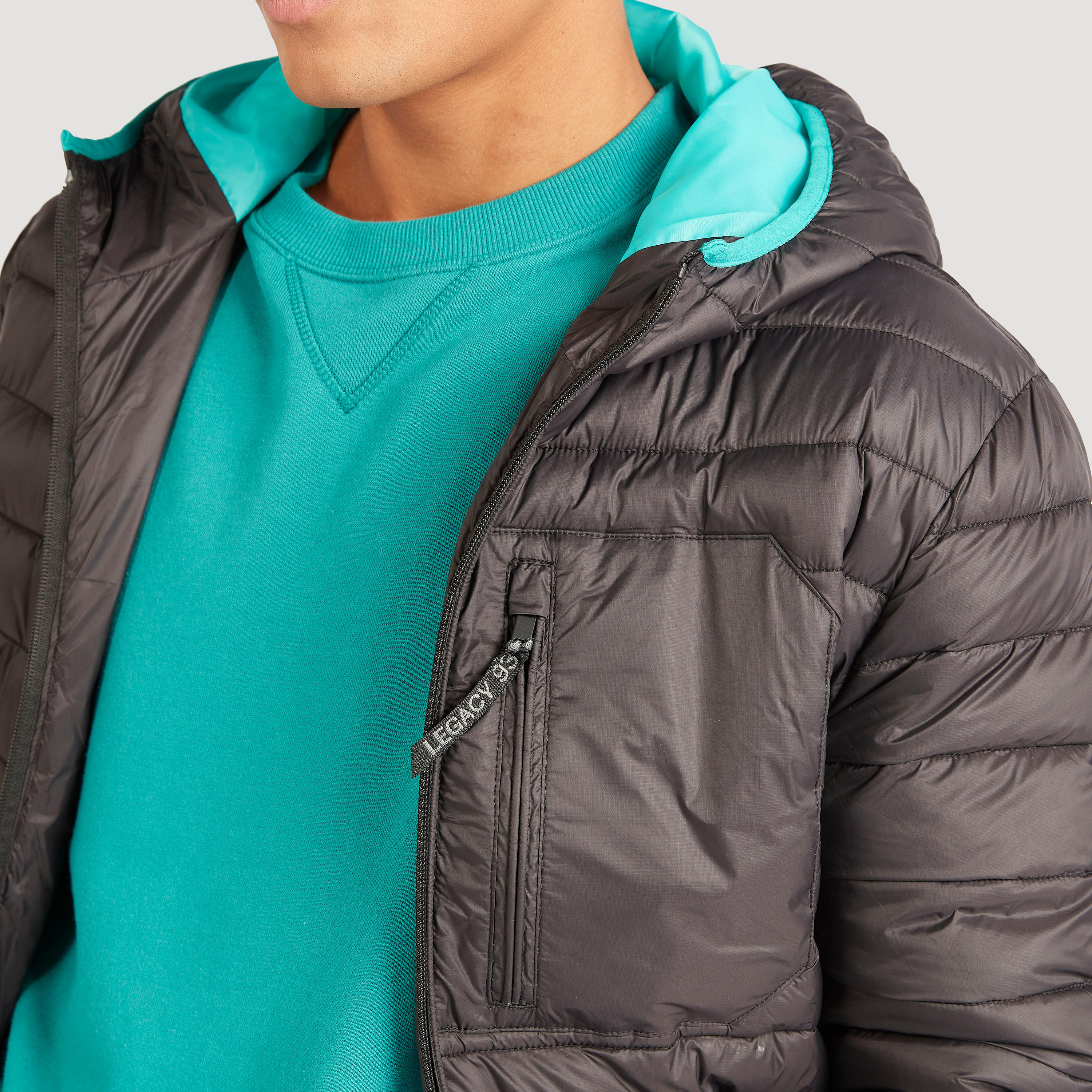 جاكيت مبطن بقبعة وسحاب وأكمام طويلة وجيوب-men-clothing-jacketsandblazers-jackets-image-5