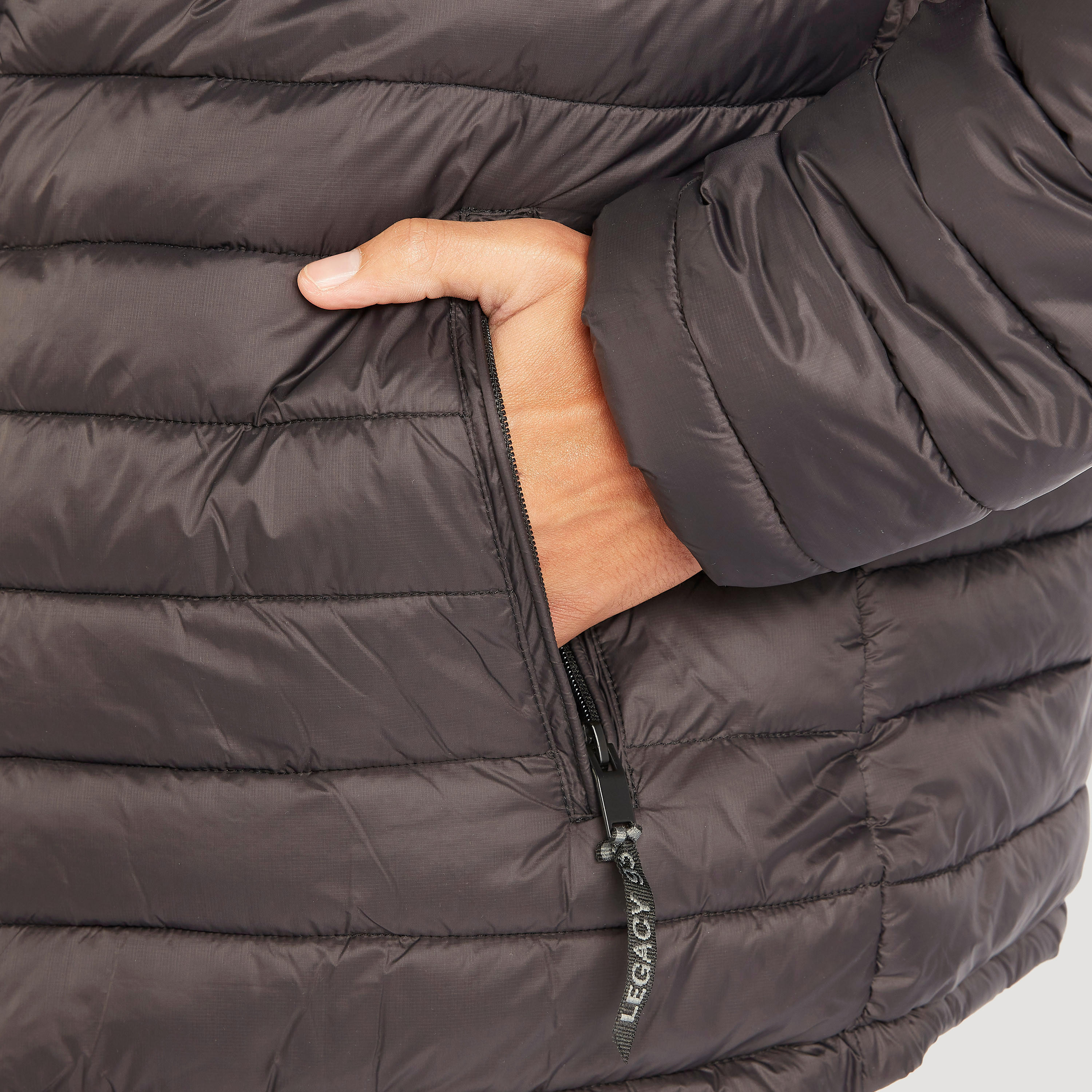 جاكيت مبطن بقبعة وسحاب وأكمام طويلة وجيوب-men-clothing-jacketsandblazers-jackets-image-7