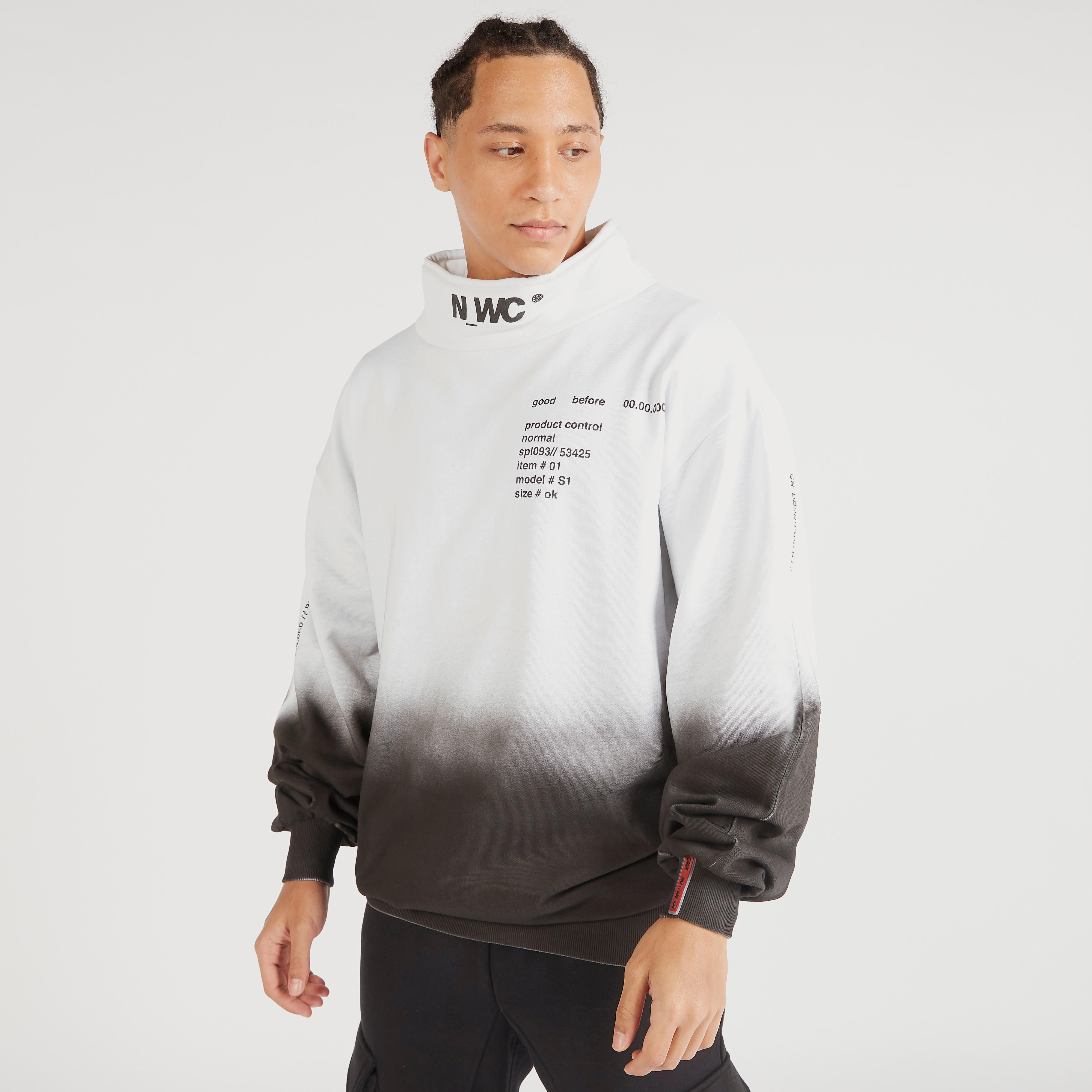 سويت شيرت بياقة عالية وأكمام طويلة وطبعات-men-winterwear-hoodiesandsweatshirts-image-1