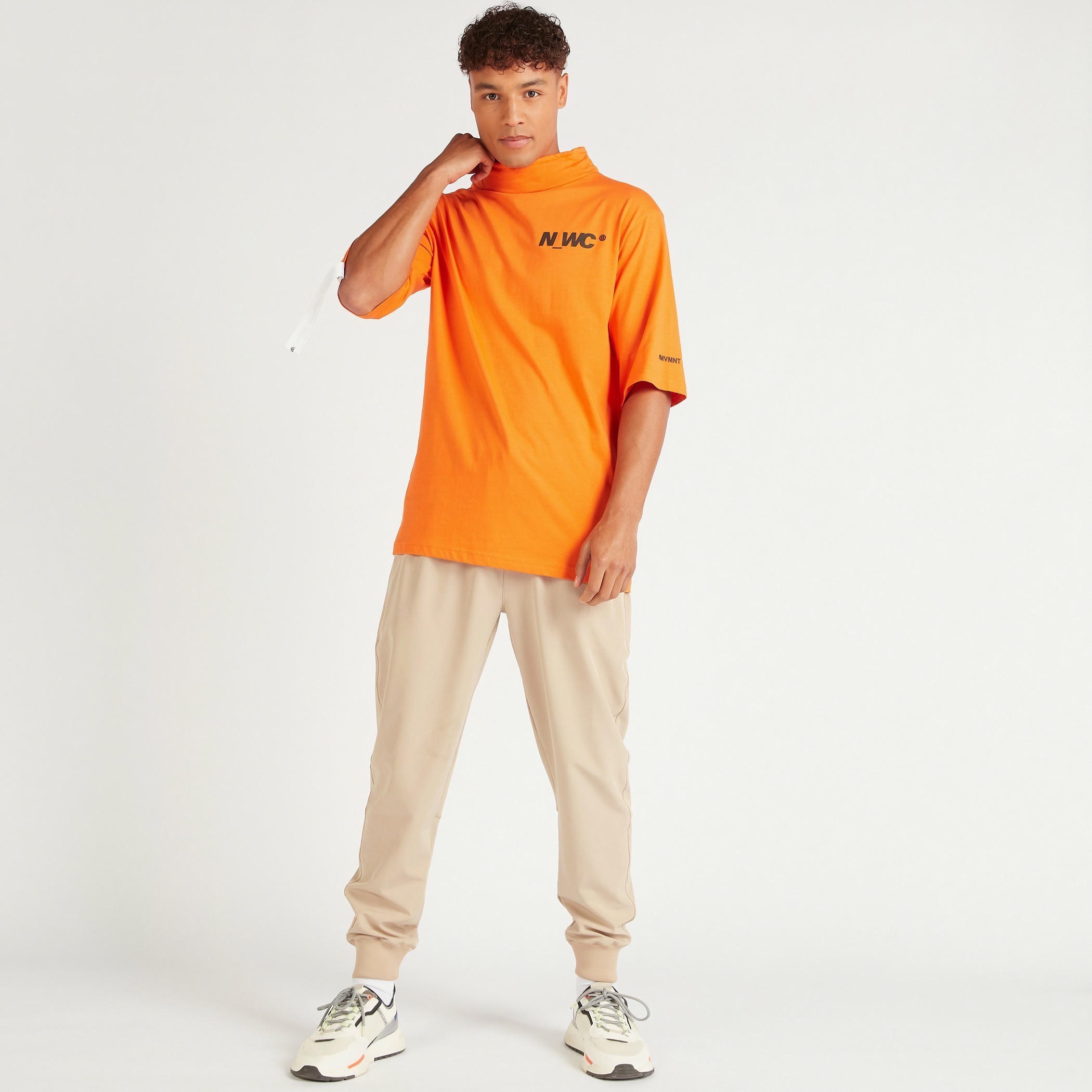 تيشيرت بأكمام قصيرة وياقة عالية وطبعات-men-clothing-tshirtsandpolos-tshirts-image-2