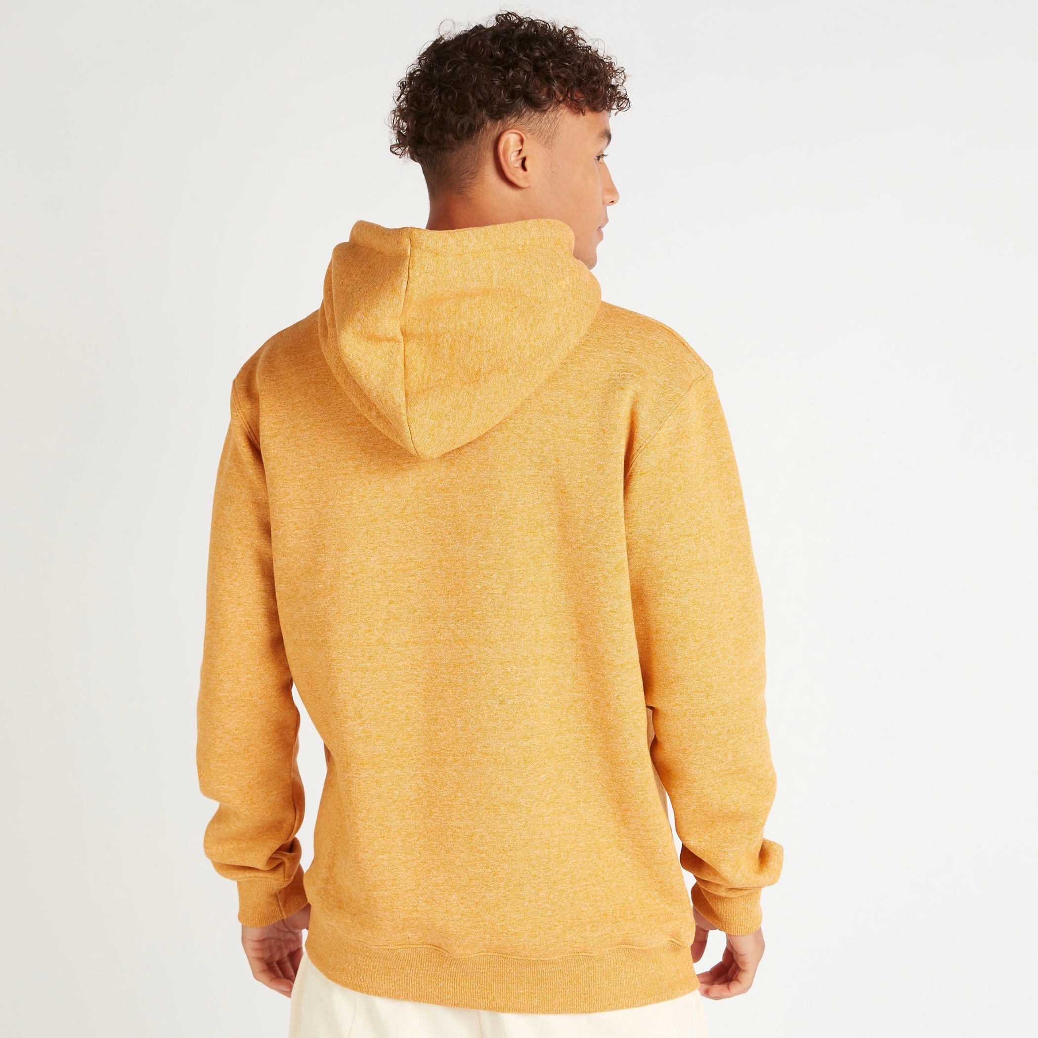 سويت شيرت بقبّعة وأكمام طويلة وطبعات-men-winterwear-hoodiesandsweatshirts-image-2