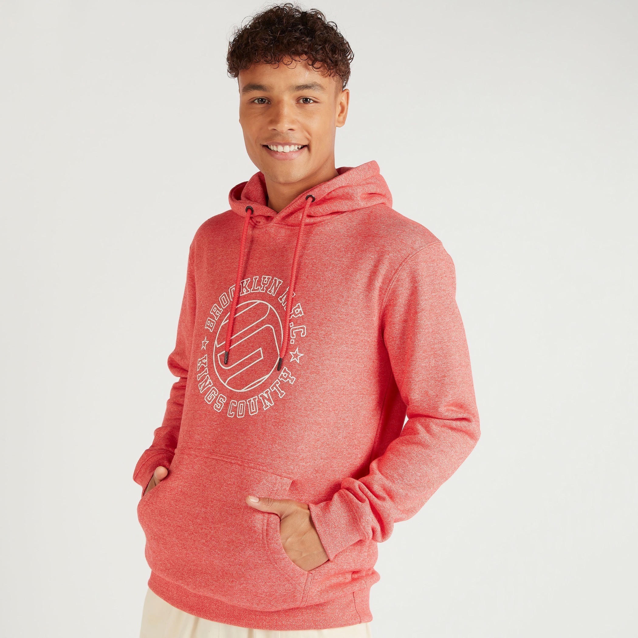 هودي بطبعات وأكمام طويلة وجيوب كنغر-men-winterwear-hoodiesandsweatshirts-image-4