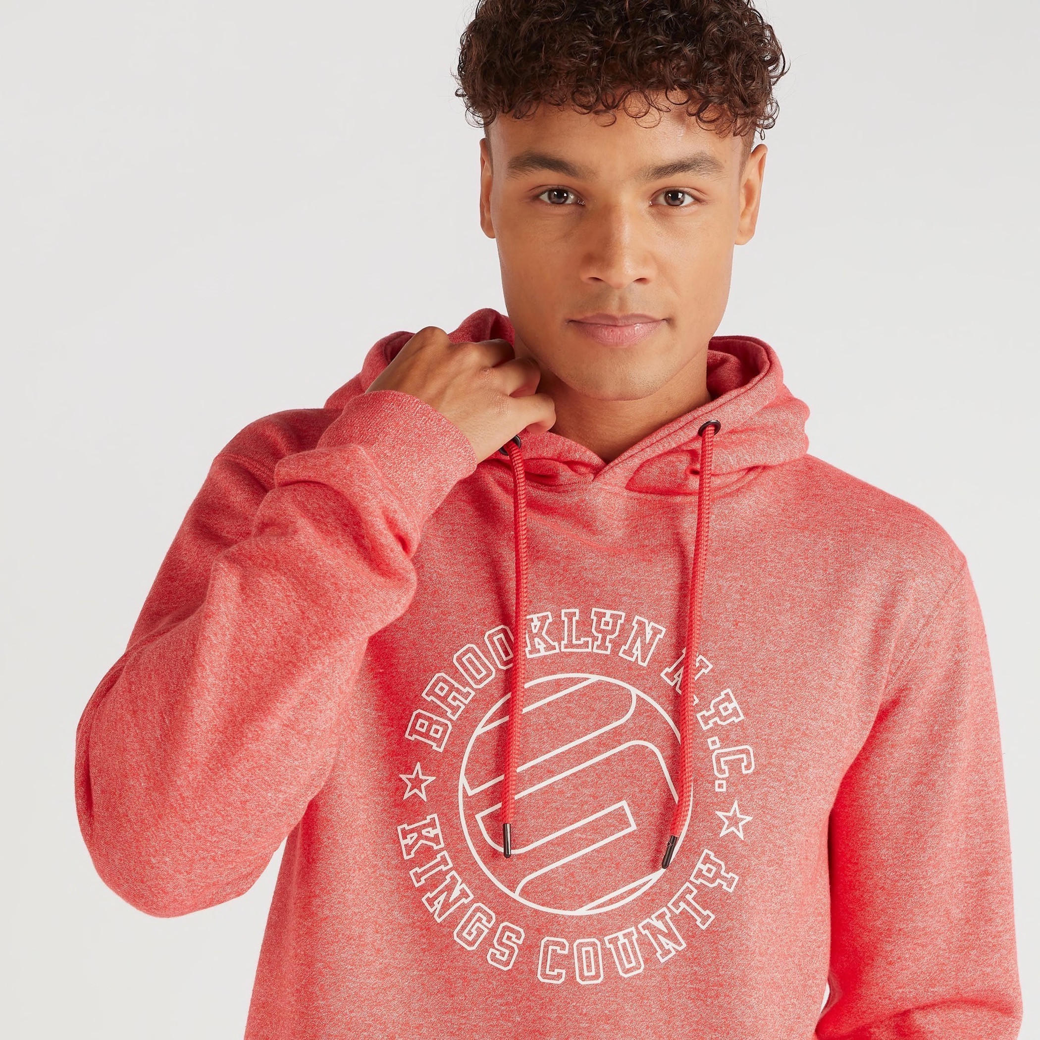 هودي بطبعات وأكمام طويلة وجيوب كنغر-men-winterwear-hoodiesandsweatshirts-image-2