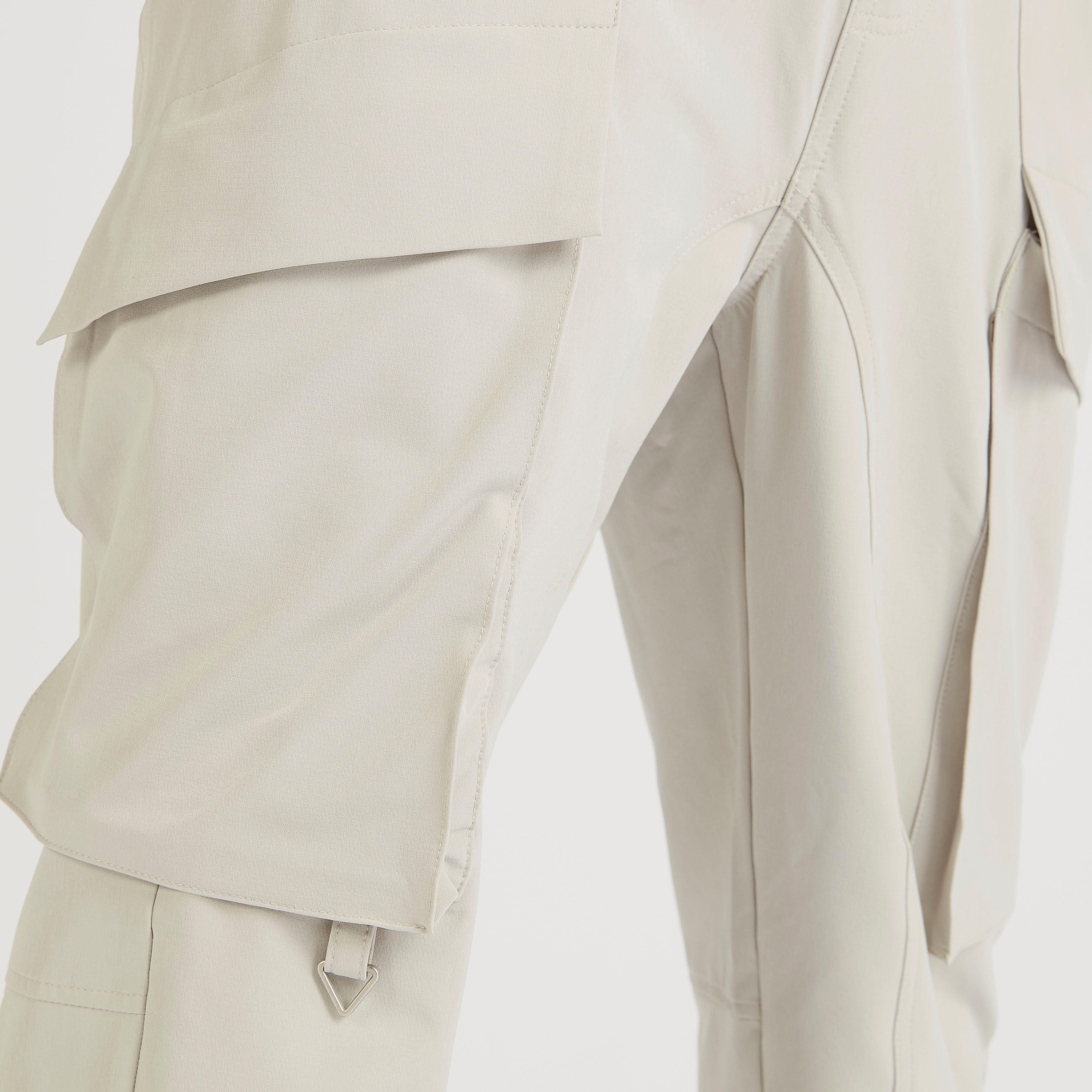 بنطلون رياضي كارجو سادة برباط إغلاق وجيوب-men-clothing-bottoms-joggers-image-3