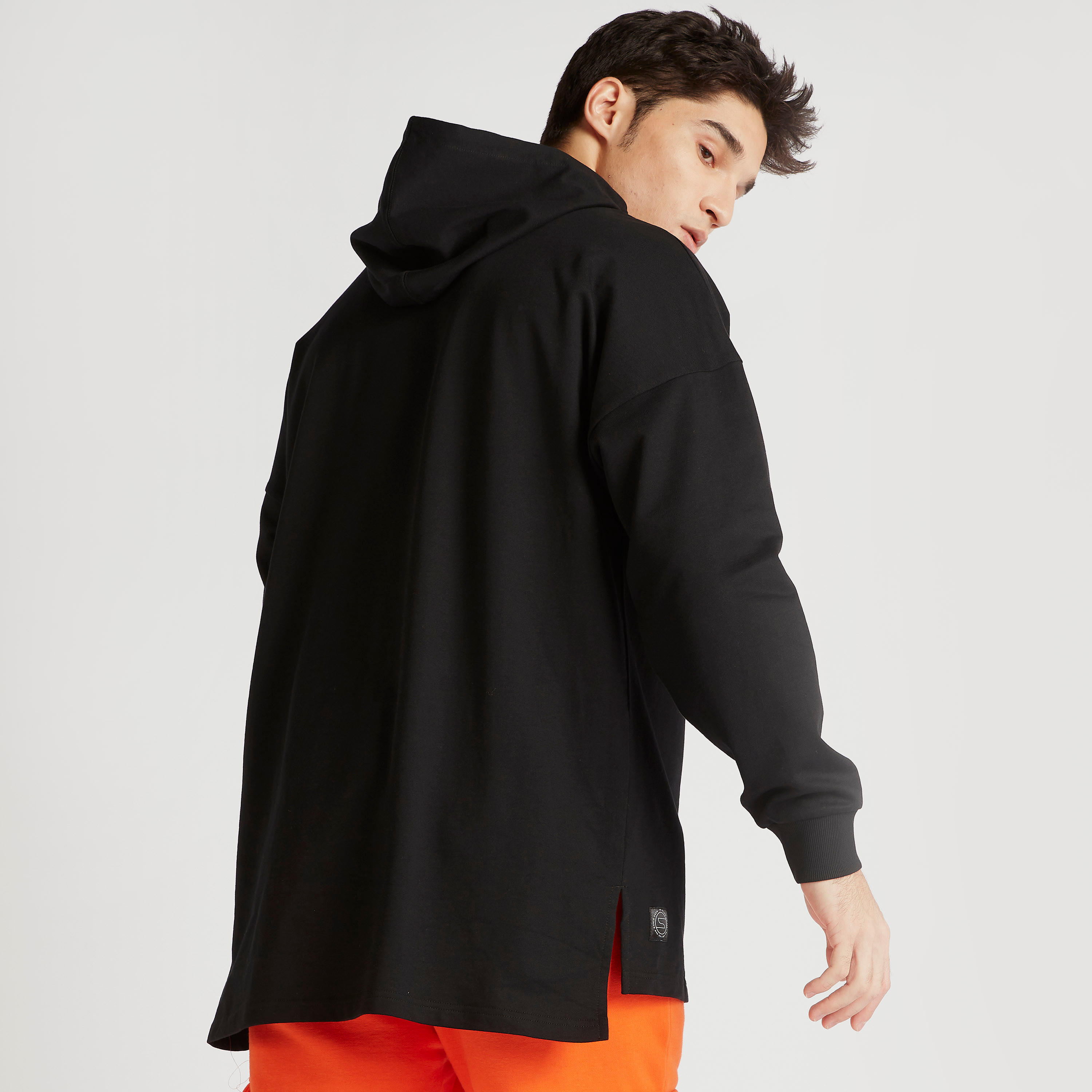 هودي سادة بأكمام طويلة وجيوب-men-winterwear-hoodiesandsweatshirts-image-7
