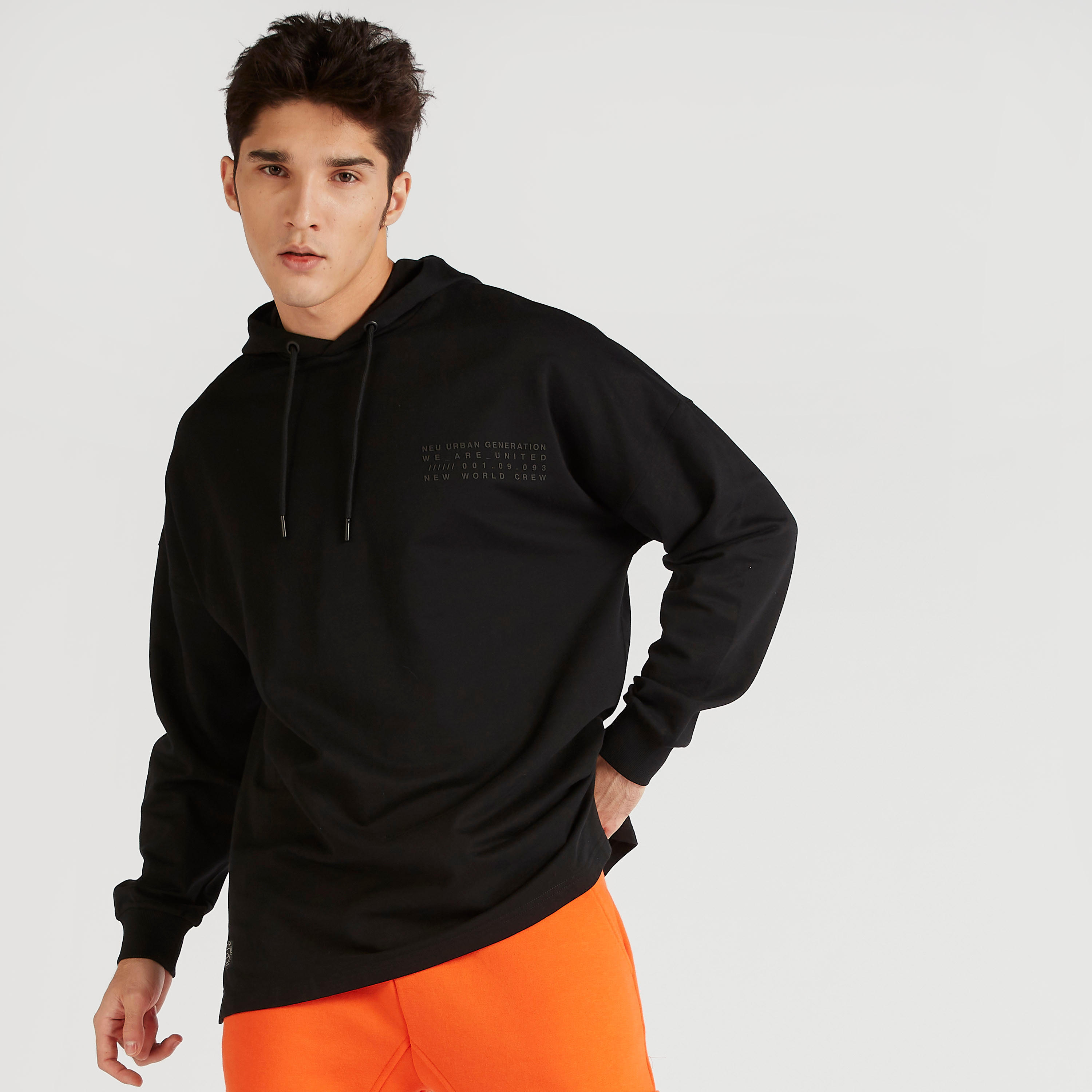 هودي سادة بأكمام طويلة وجيوب-men-winterwear-hoodiesandsweatshirts-image-3