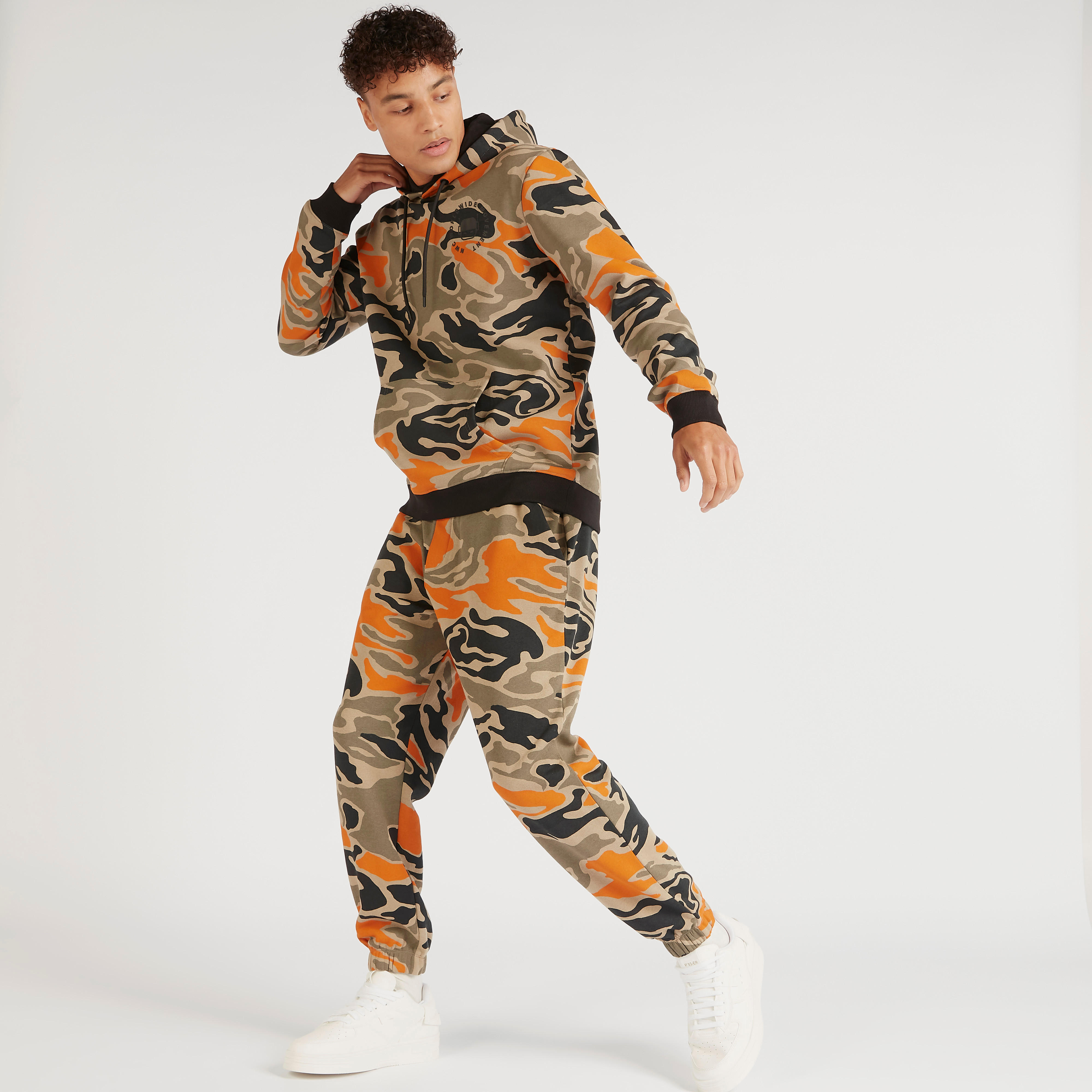 بنطلون رياضي برباط إغلاق وخصر متوسّط الارتفاع-men-clothing-bottoms-joggers-image-4