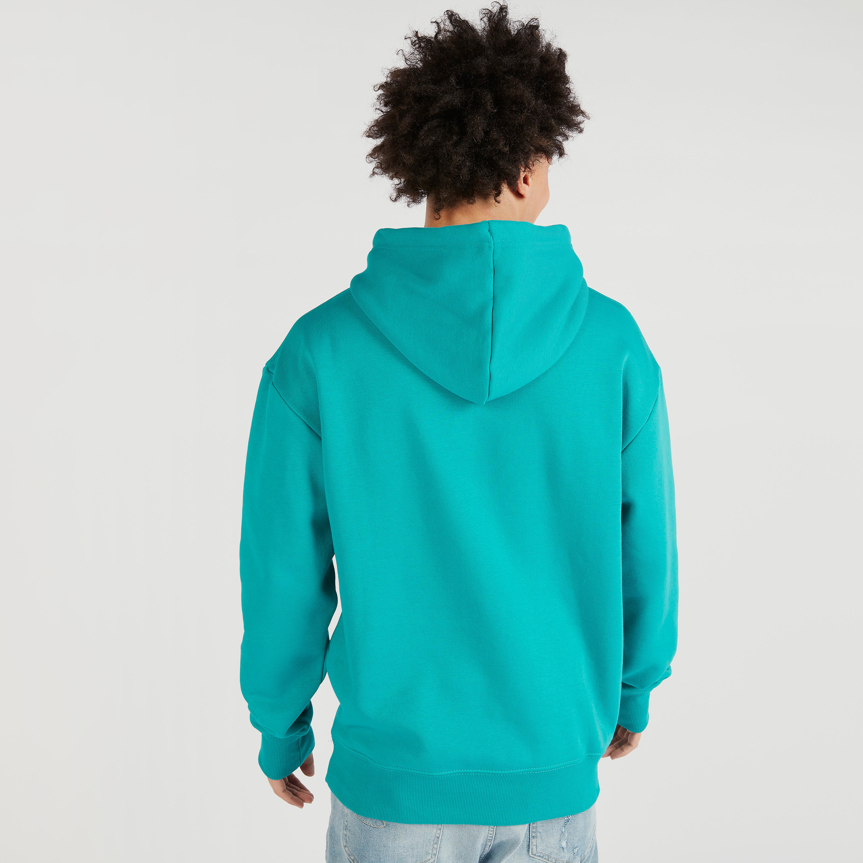 سويت شيرت سادة بقبّعة وأكمام طويلة وجيوب كنغر-men-winterwear-hoodiesandsweatshirts-image-4