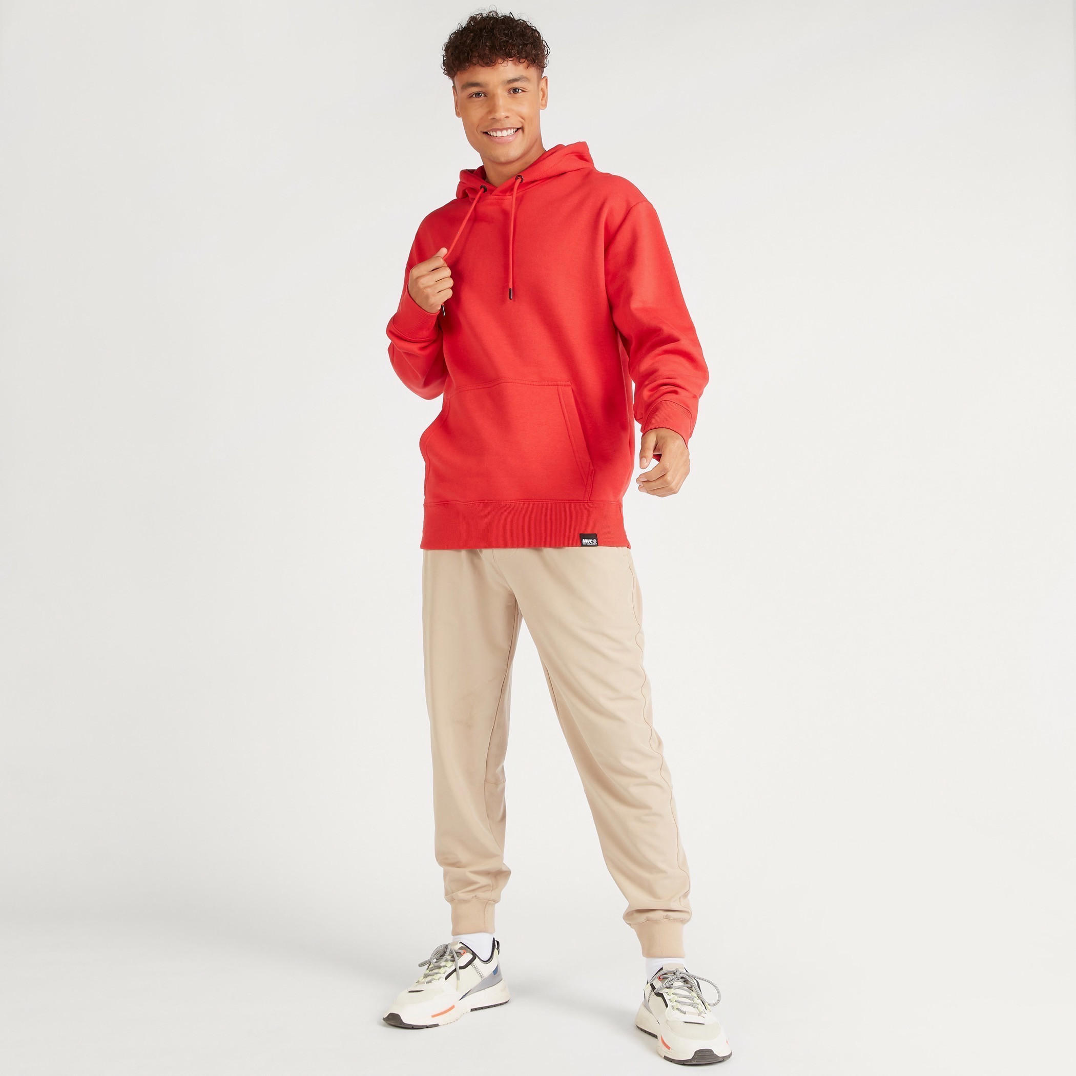 سويت شيرت سادة بقبّعة وأكمام طويلة وجيوب كنغر-men-winterwear-hoodiesandsweatshirts-image-4