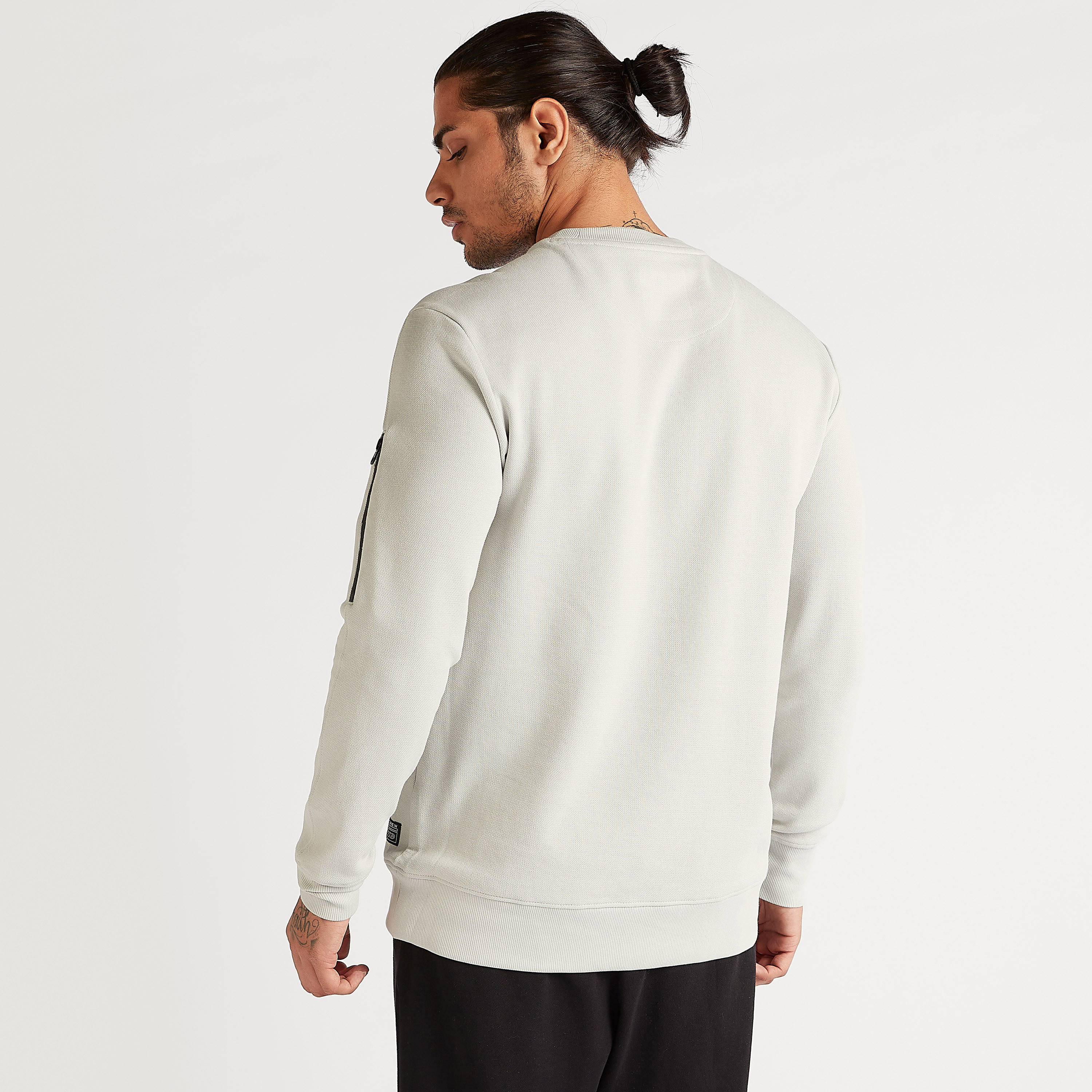 Solid Sweatshirt with Long Sleeves and Zipper Detail-men-winterwear-hoodiesandsweatshirts-image-4