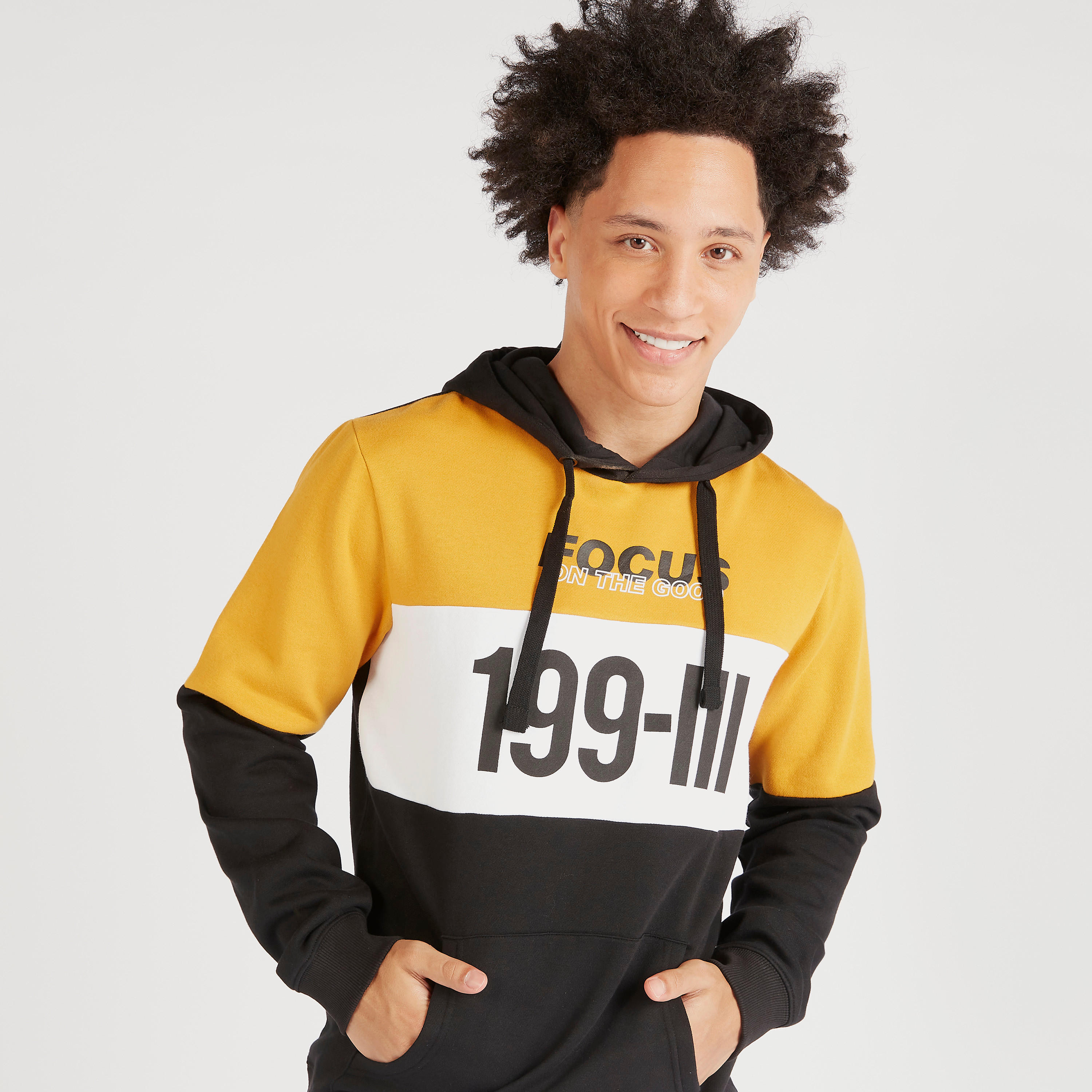 سويت شيرت بقبّعة وأكمام طويلة وطبعات-men-winterwear-hoodiesandsweatshirts-image-3