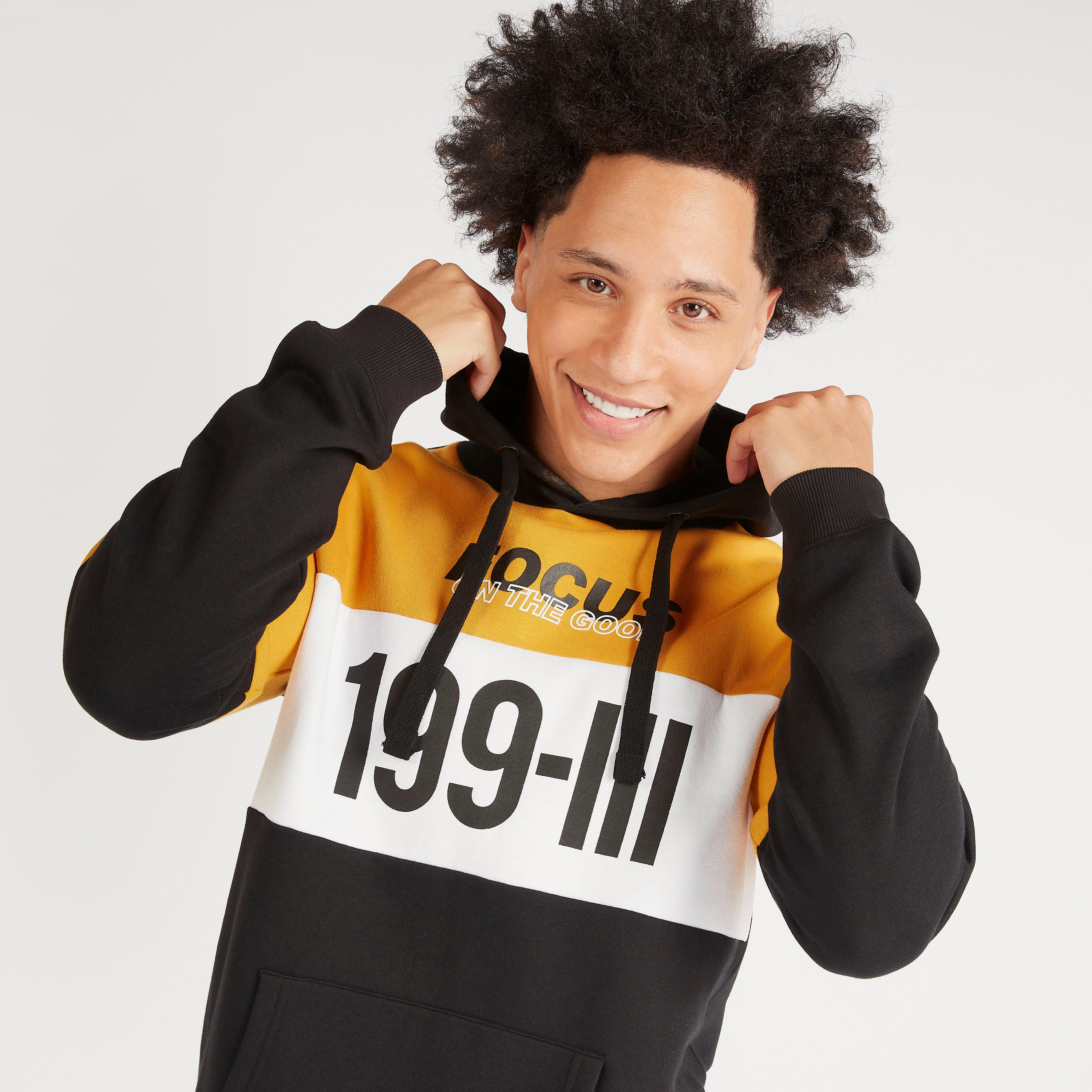 سويت شيرت بقبّعة وأكمام طويلة وطبعات-men-winterwear-hoodiesandsweatshirts-image-5