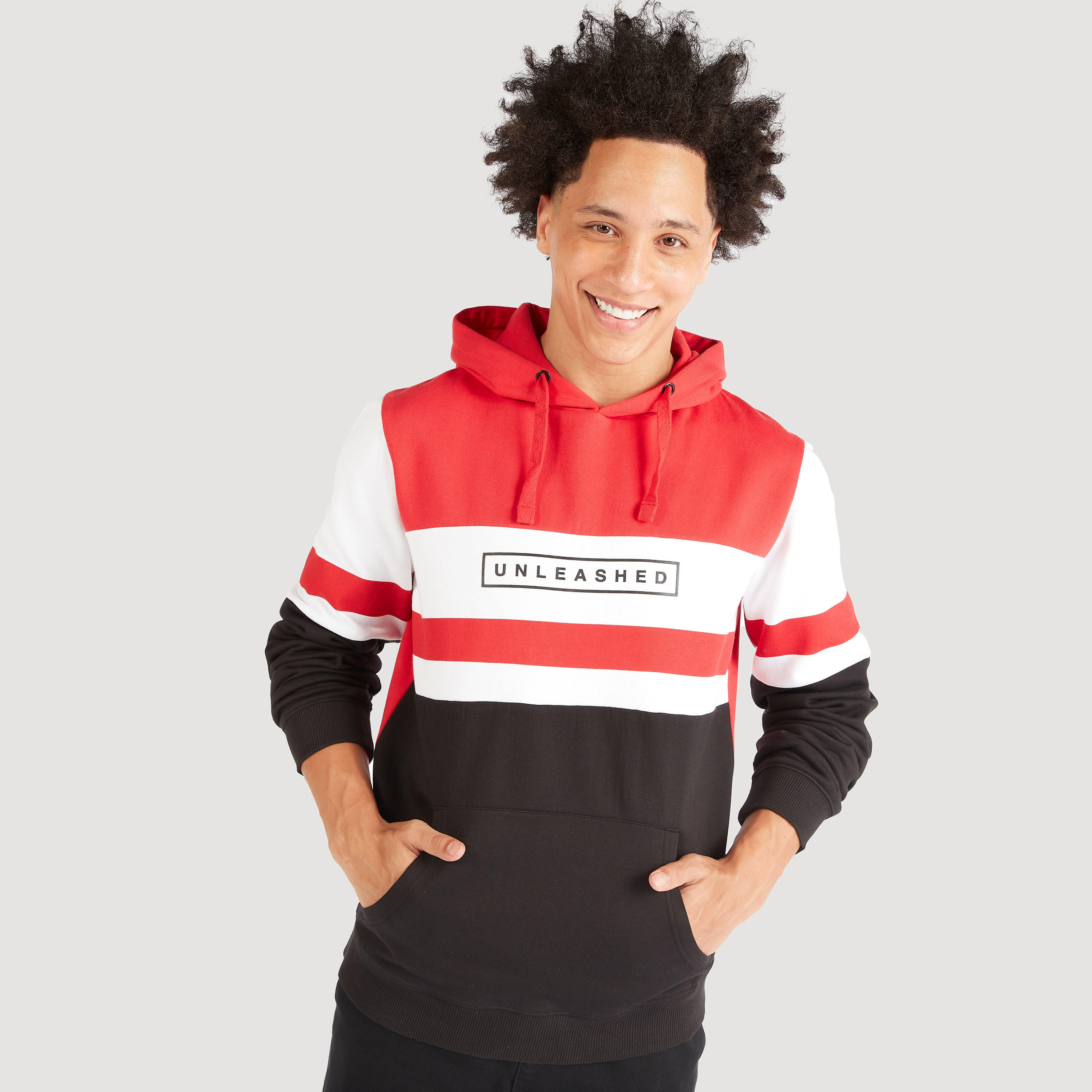 سويت شيرت بقبّعة وأكمام طويلة وطبعات-men-winterwear-hoodiesandsweatshirts-image-1