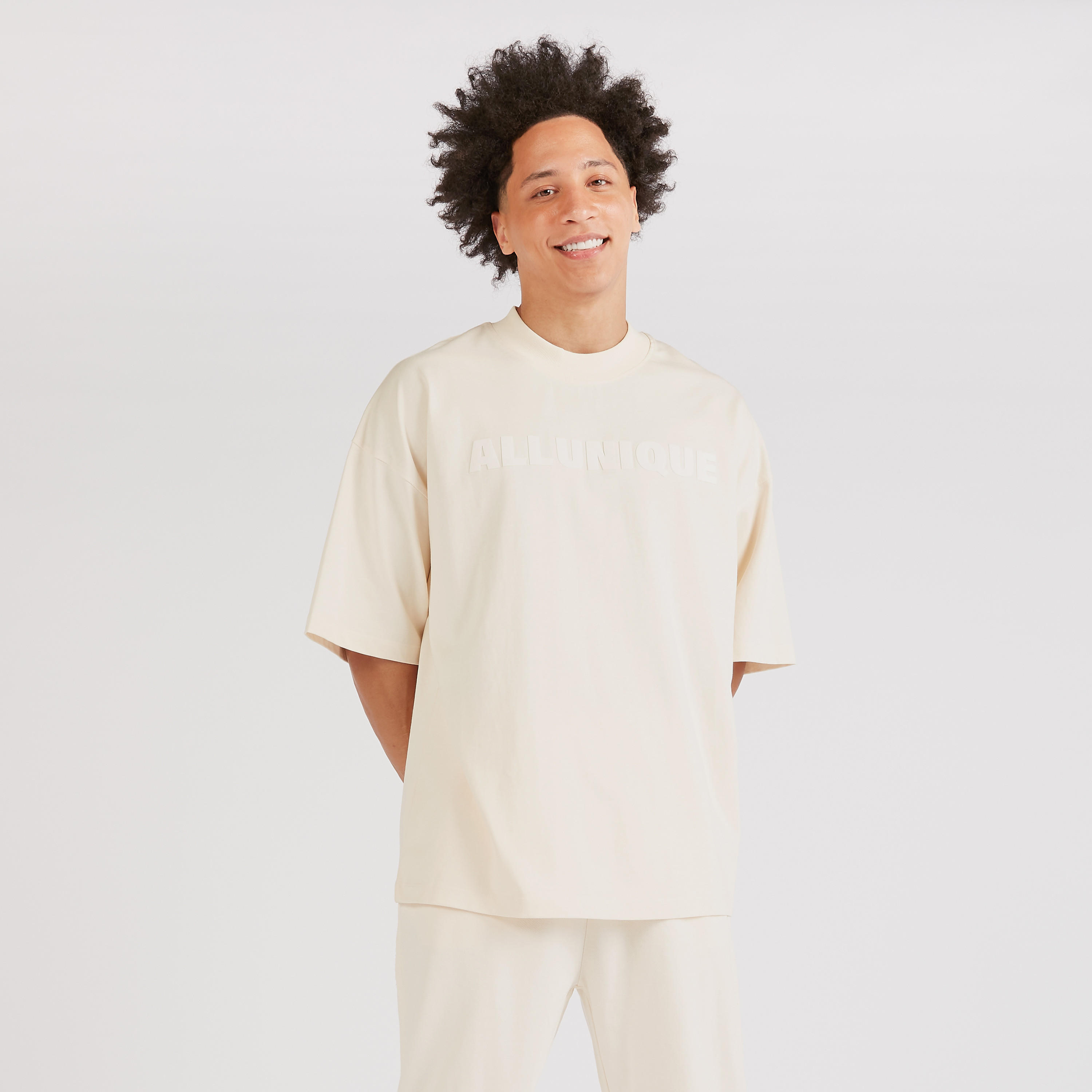 تيشيرت بياقة ضيّقة وأكمام قصيرة وطبعات-men-clothing-tshirtsandpolos-tshirts-image-7