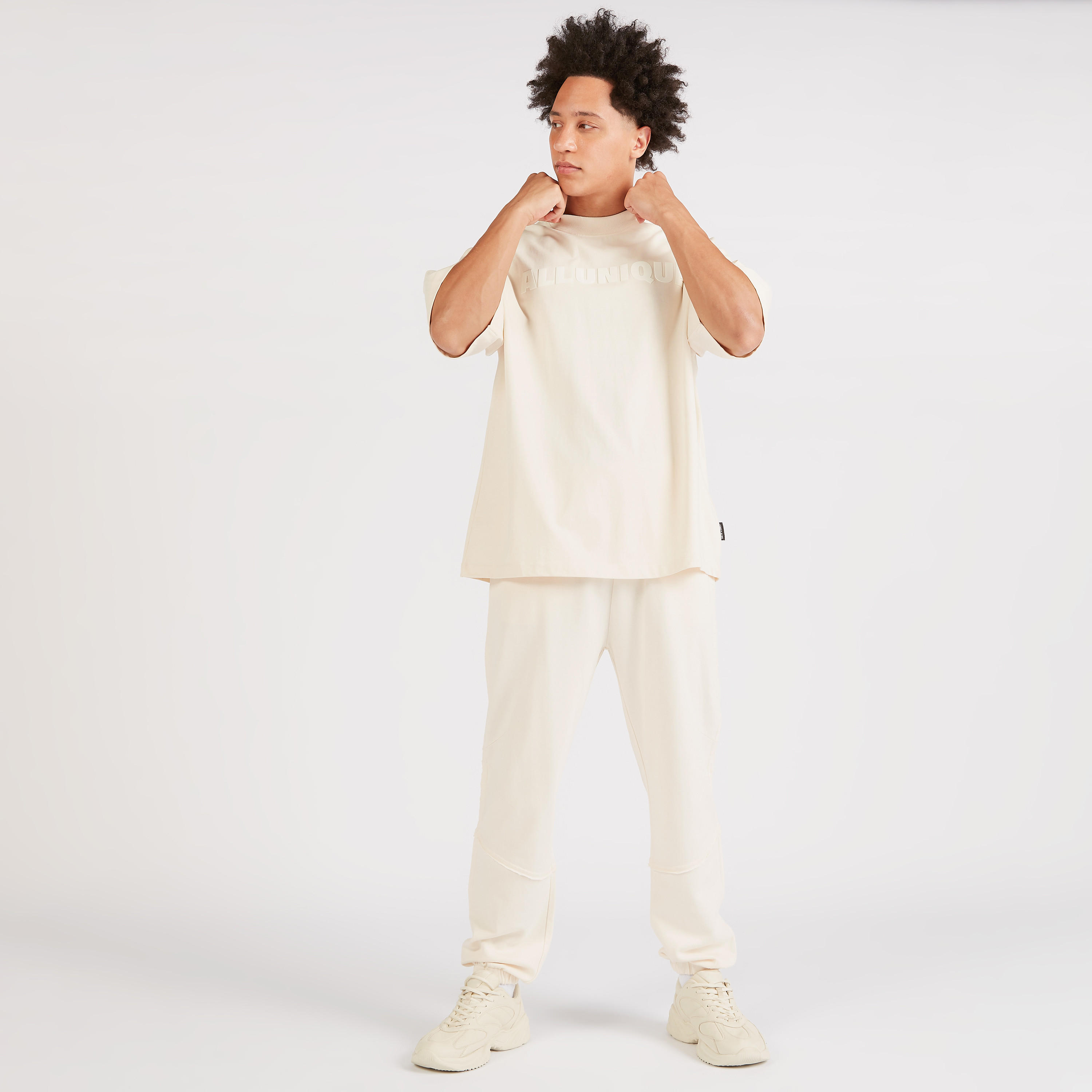 تيشيرت بياقة ضيّقة وأكمام قصيرة وطبعات-men-clothing-tshirtsandpolos-tshirts-image-6