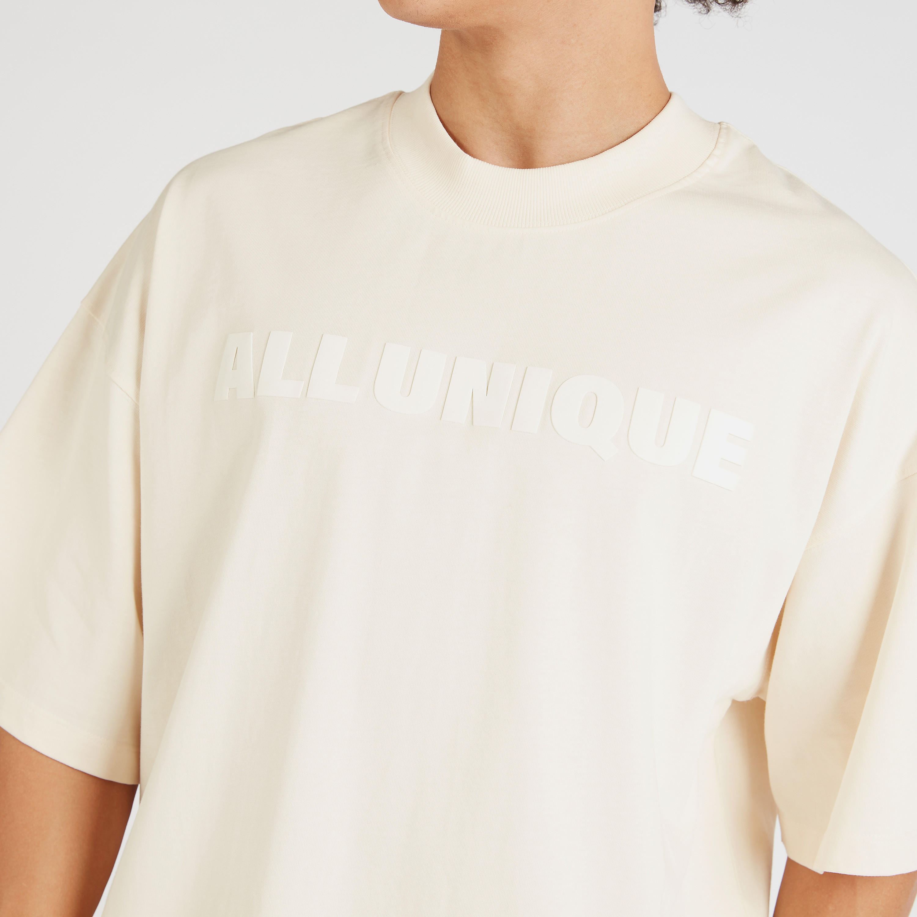 تيشيرت بياقة ضيّقة وأكمام قصيرة وطبعات-men-clothing-tshirtsandpolos-tshirts-image-5