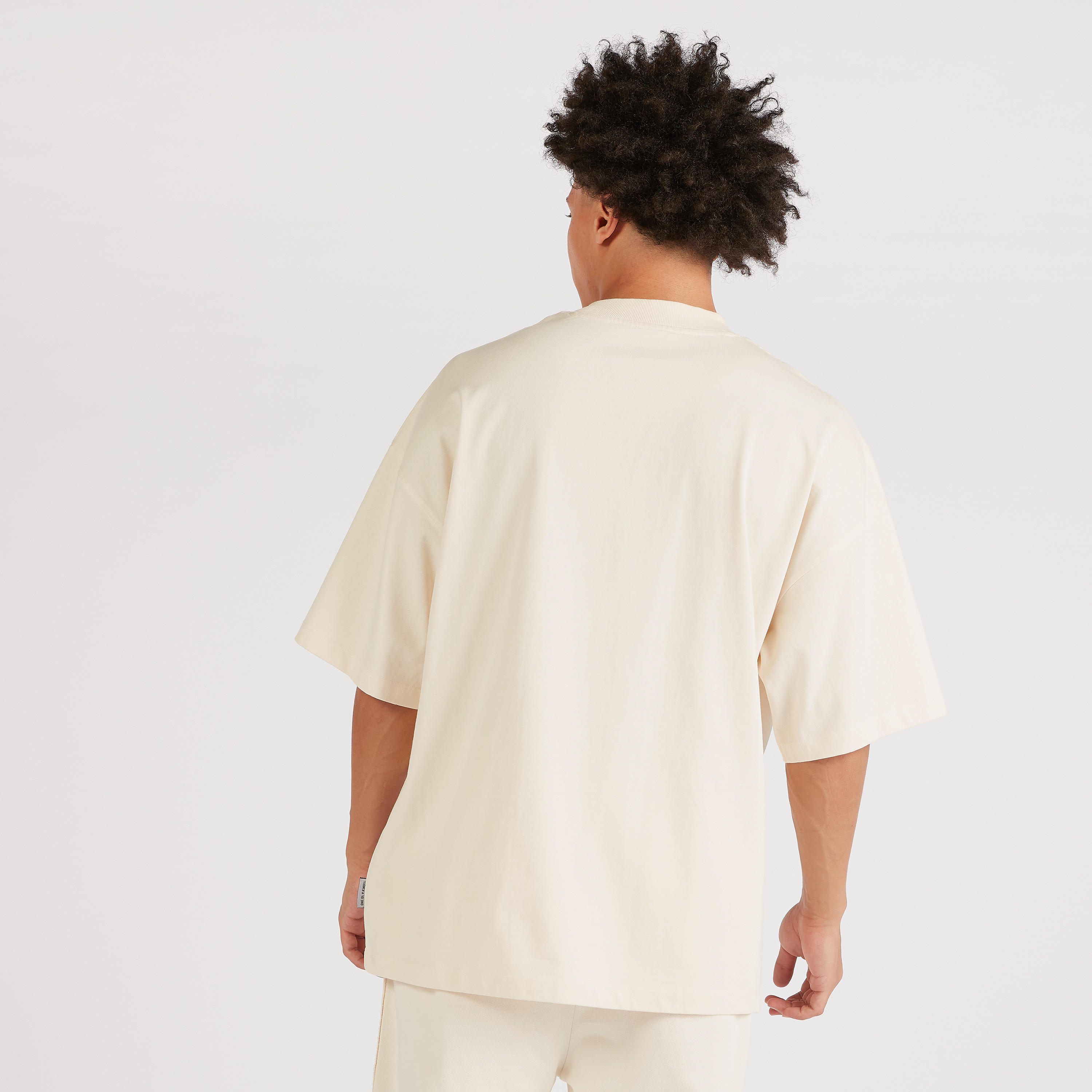 تيشيرت بياقة ضيّقة وأكمام قصيرة وطبعات-men-clothing-tshirtsandpolos-tshirts-image-4