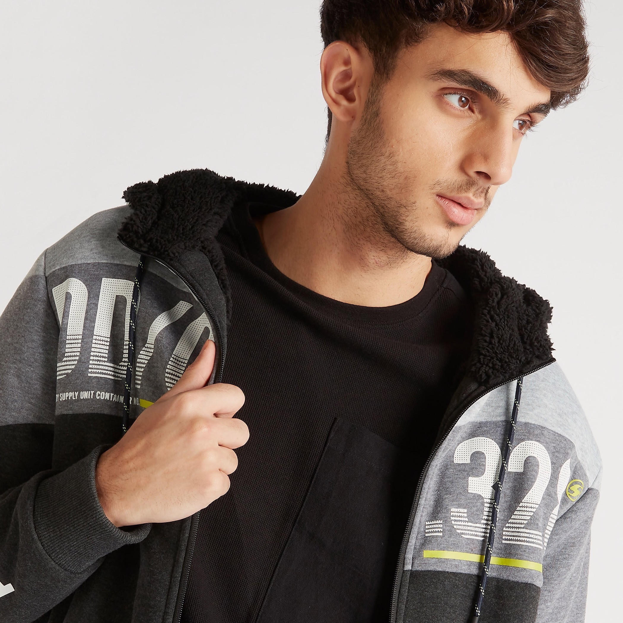 هودي بأكمام طويلة وسحاب إغلاق وطبعات-men-winterwear-hoodiesandsweatshirts-image-6