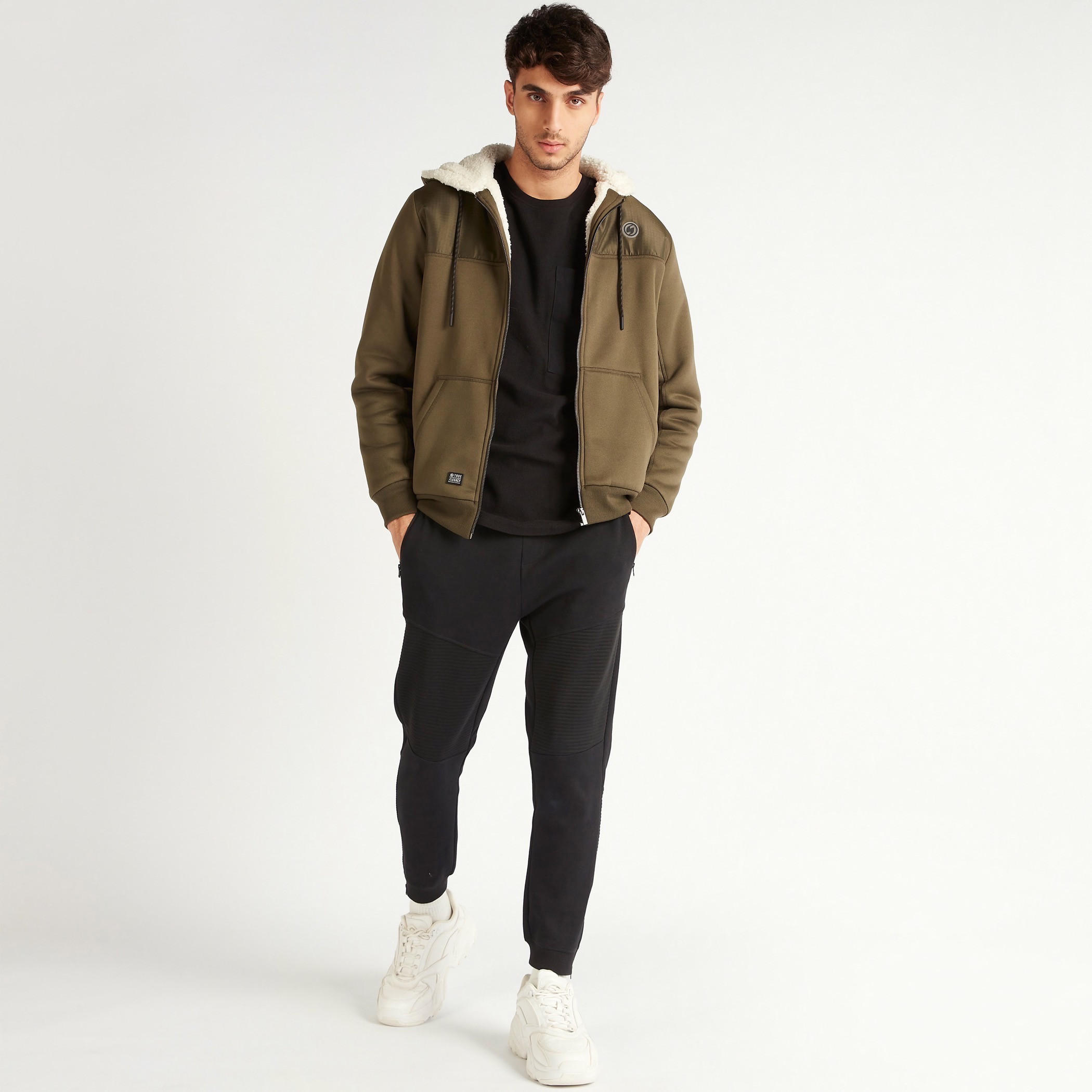 هودي شيربا سادة بسحّاب وأكمام طويلة وجيوب-men-winterwear-hoodiesandsweatshirts-image-2
