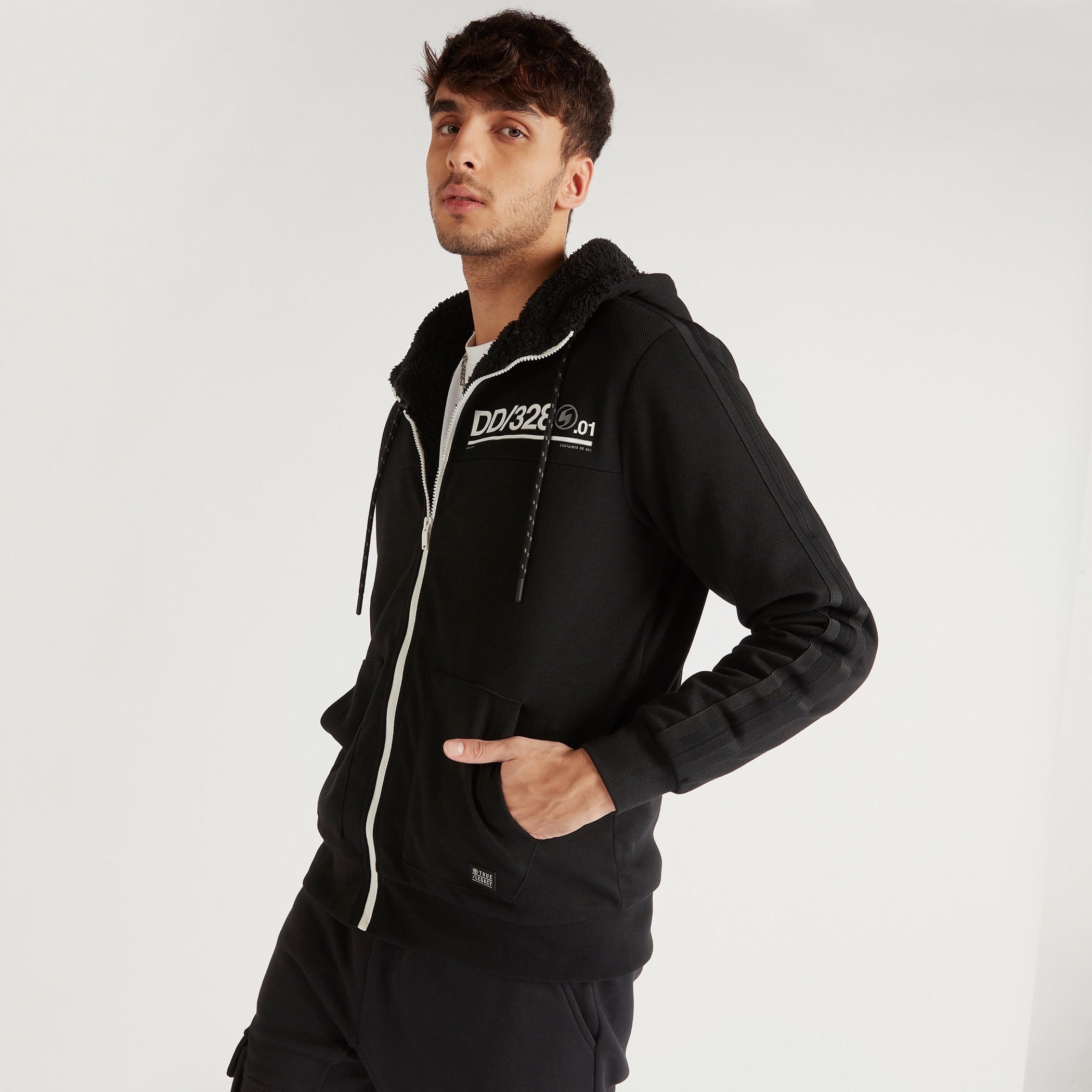 هودي شيربا بسحّاب وأكمام طويلة وجيوب وطبعات-men-winterwear-hoodiesandsweatshirts-image-7
