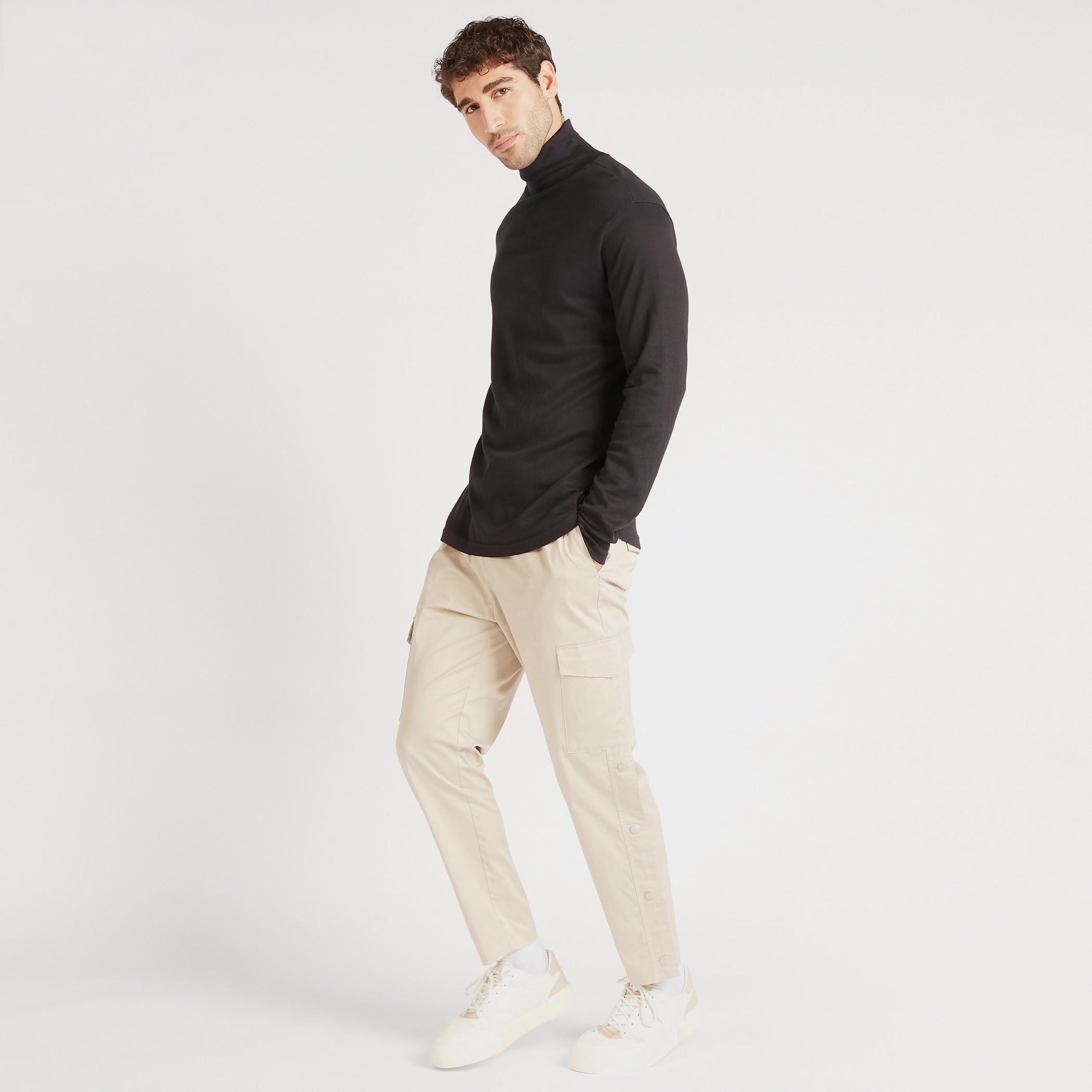 تيشيرت سادة بياقة عالية وأكمام طويلة-men-clothing-tshirtsandpolos-tshirts-image-2