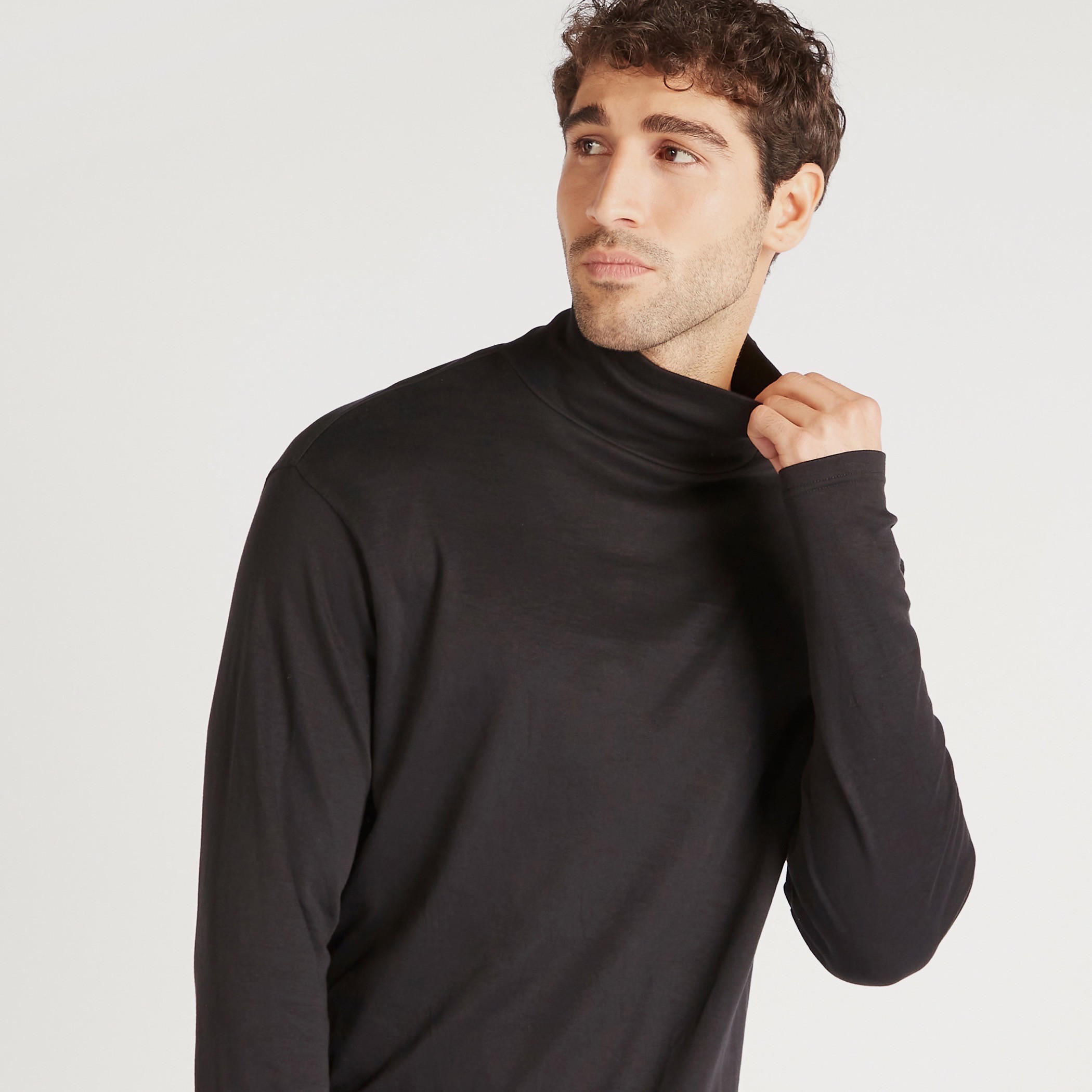 تيشيرت سادة بياقة عالية وأكمام طويلة-men-clothing-tshirtsandpolos-tshirts-image-3