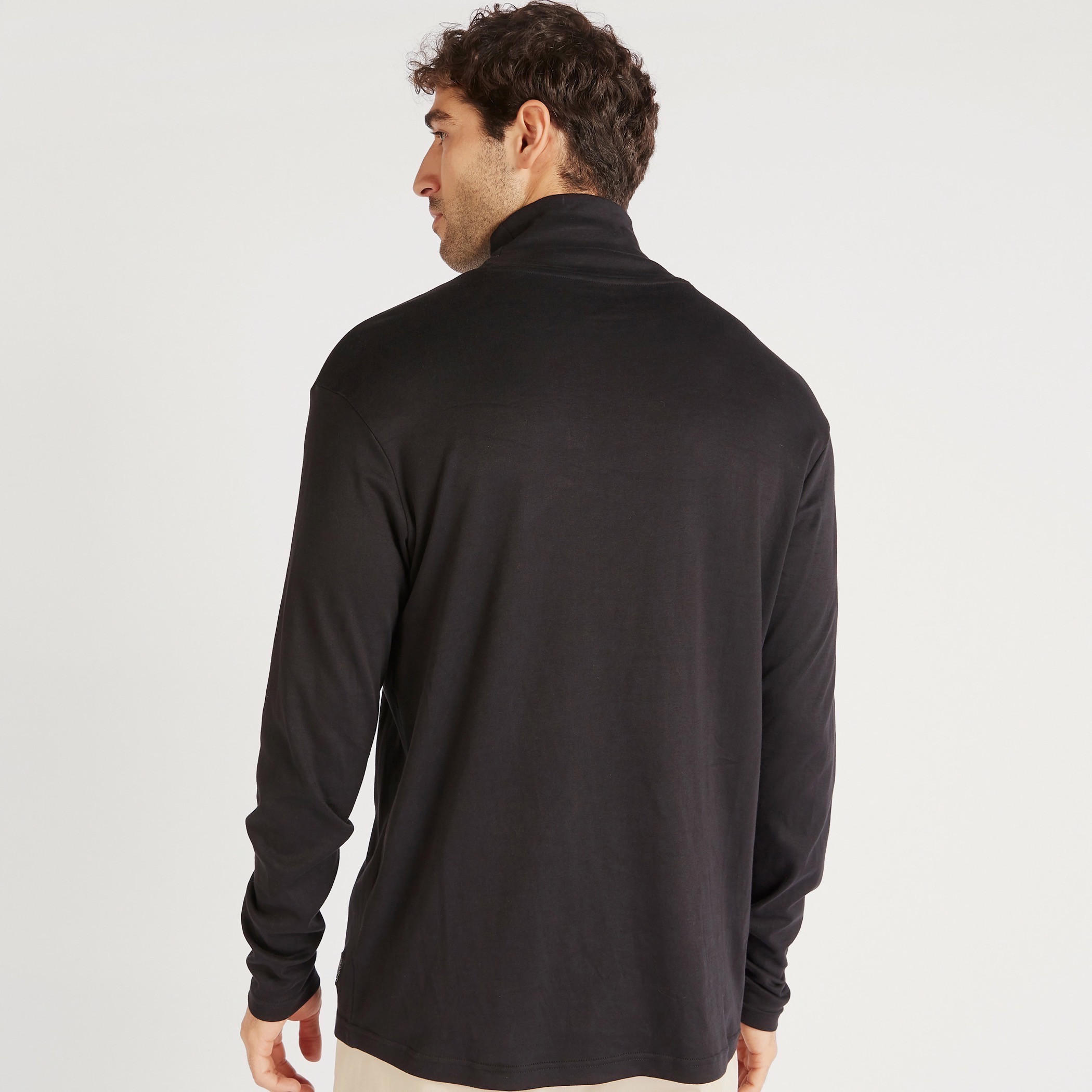 تيشيرت سادة بياقة عالية وأكمام طويلة-men-clothing-tshirtsandpolos-tshirts-image-4