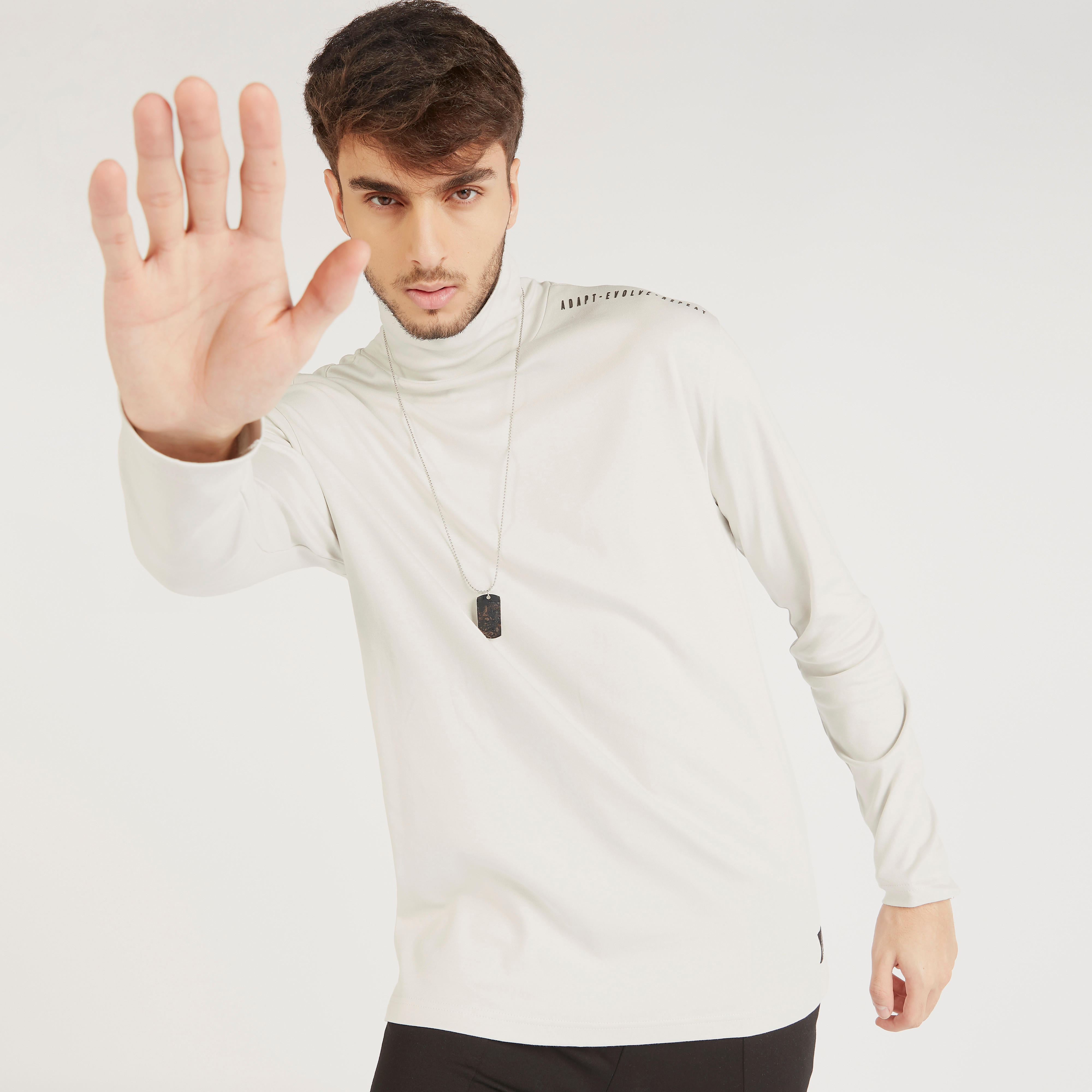 تيشيرت سادة بياقة عالية وأكمام طويلة-men-clothing-tshirtsandpolos-tshirts-image-7