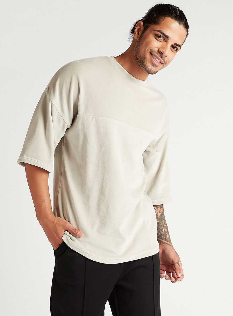 تيشيرت سادة واسع بأكمام 3/4 وياقة ضيّقة-men-clothing-tshirtsandpolos-tshirts-image-4