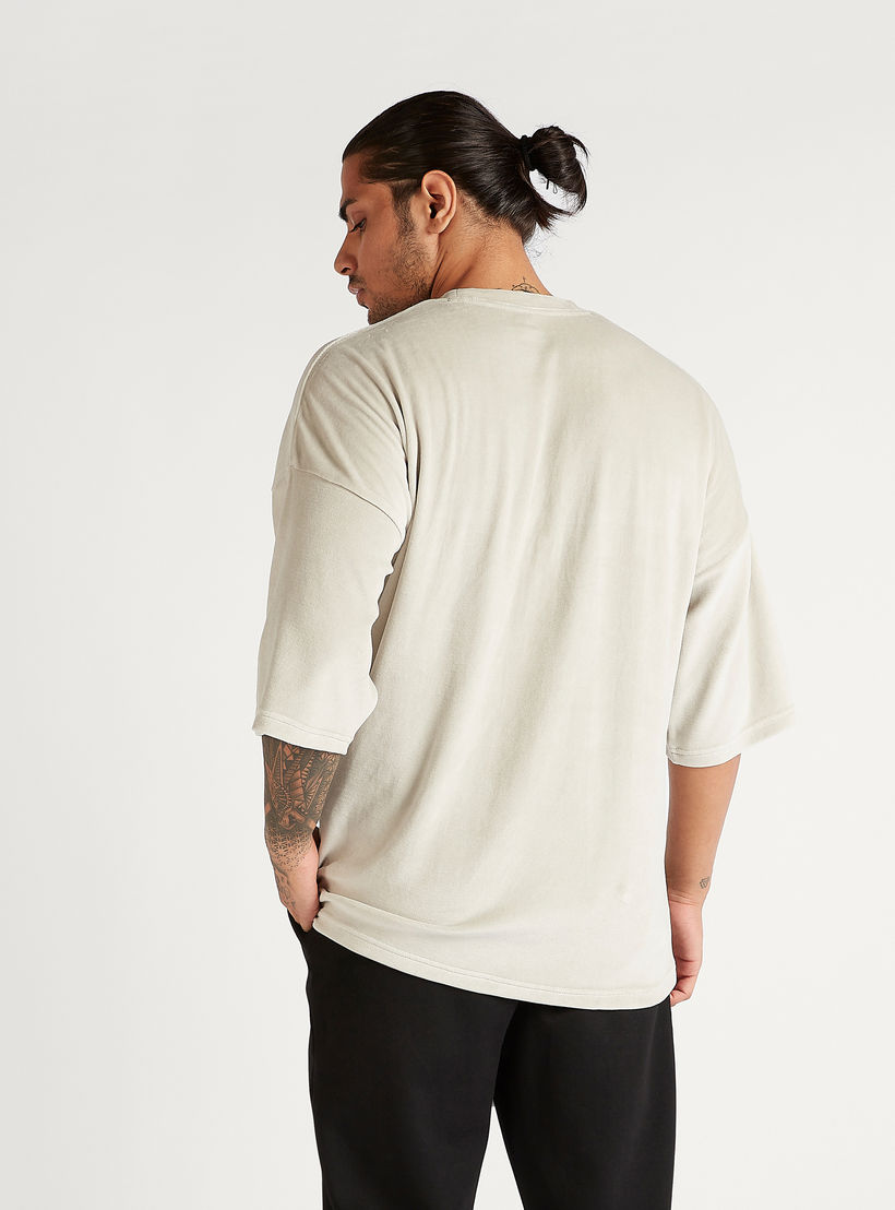 تيشيرت سادة واسع بأكمام 3/4 وياقة ضيّقة-men-clothing-tshirtsandpolos-tshirts-image-1