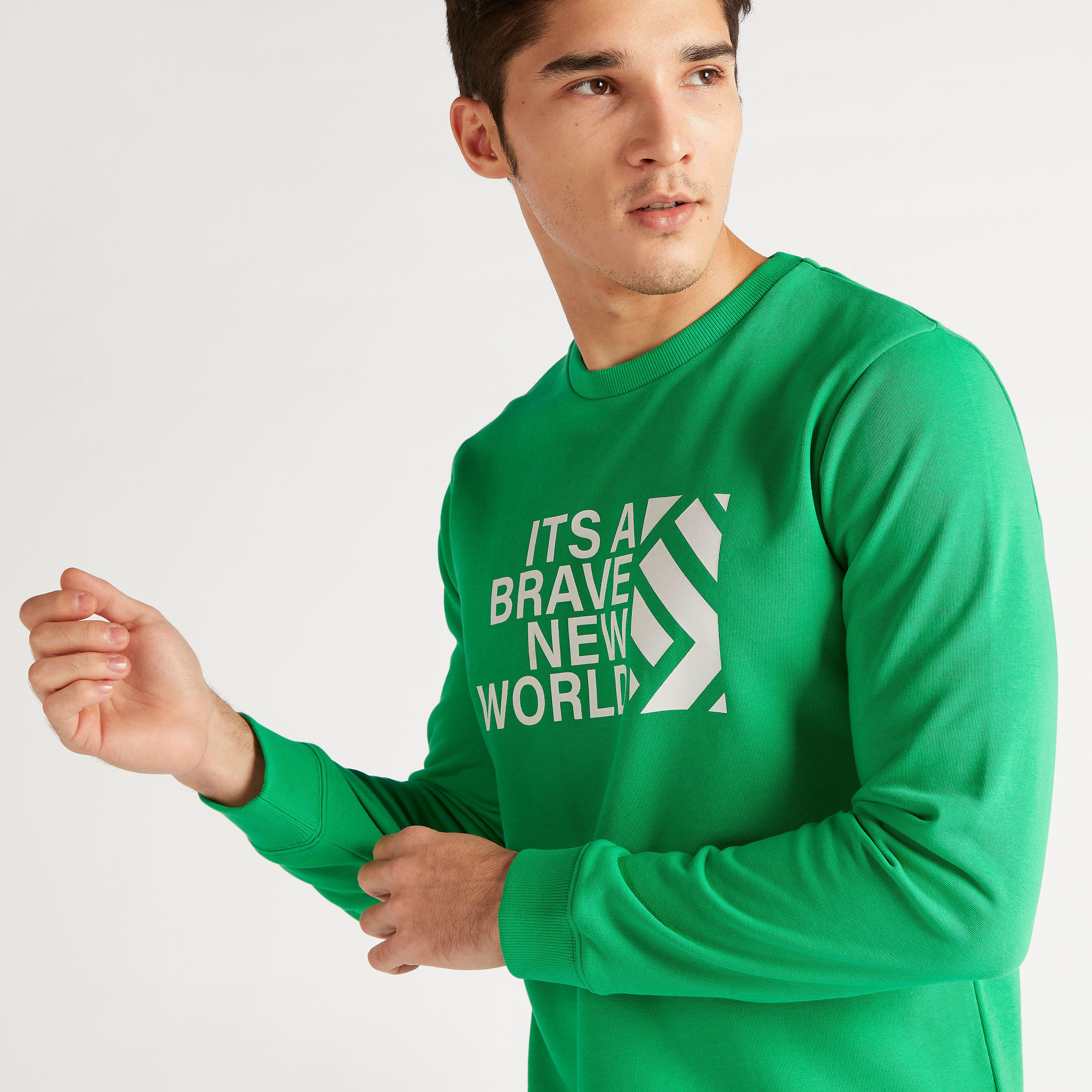 سويت شيرت بياقة ضيقة وأكمام طويلة وطبعات-men-winterwear-hoodiesandsweatshirts-image-3