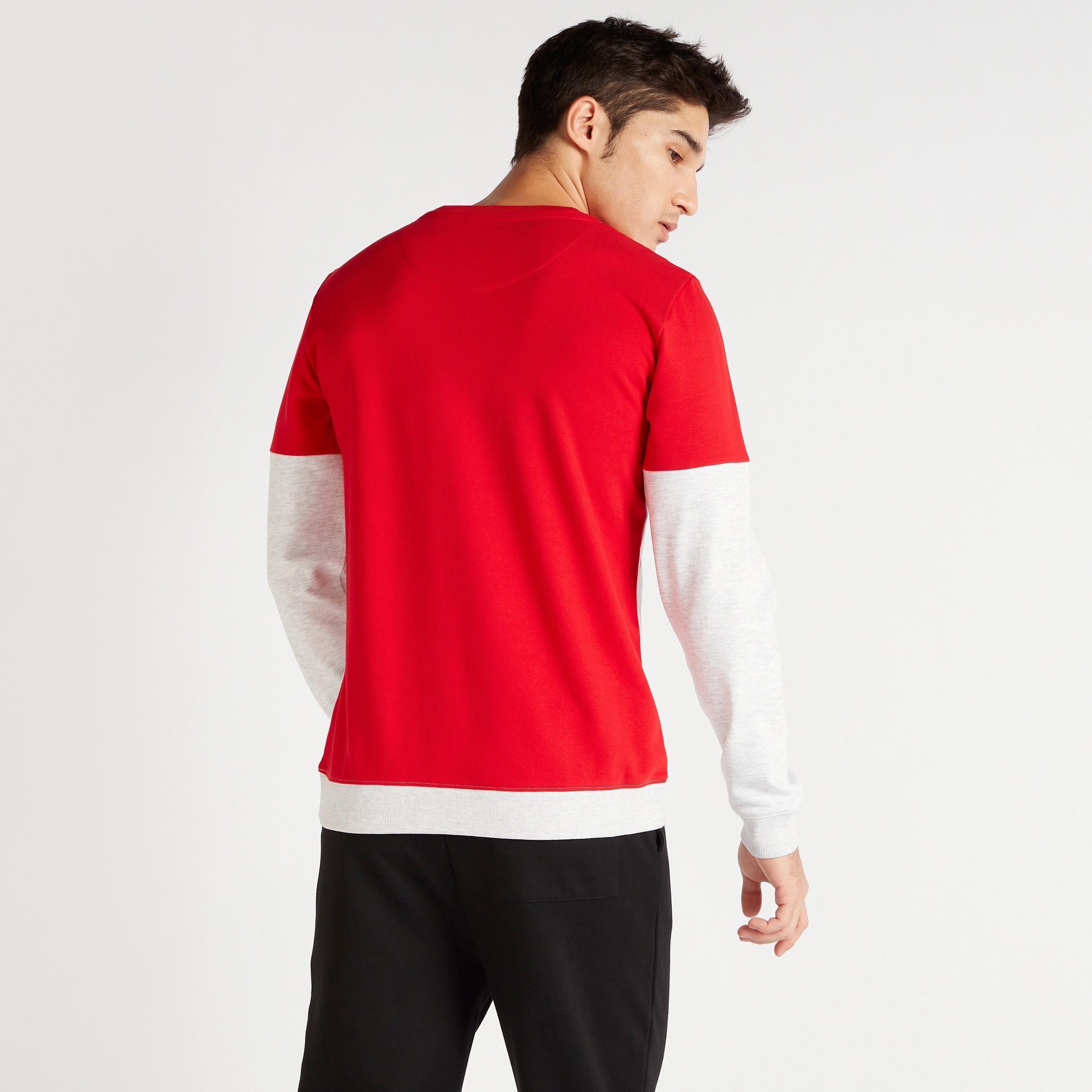 سويت شيرت بياقة ضيقة وأكمام طويلة وطبعات-men-winterwear-hoodiesandsweatshirts-image-4