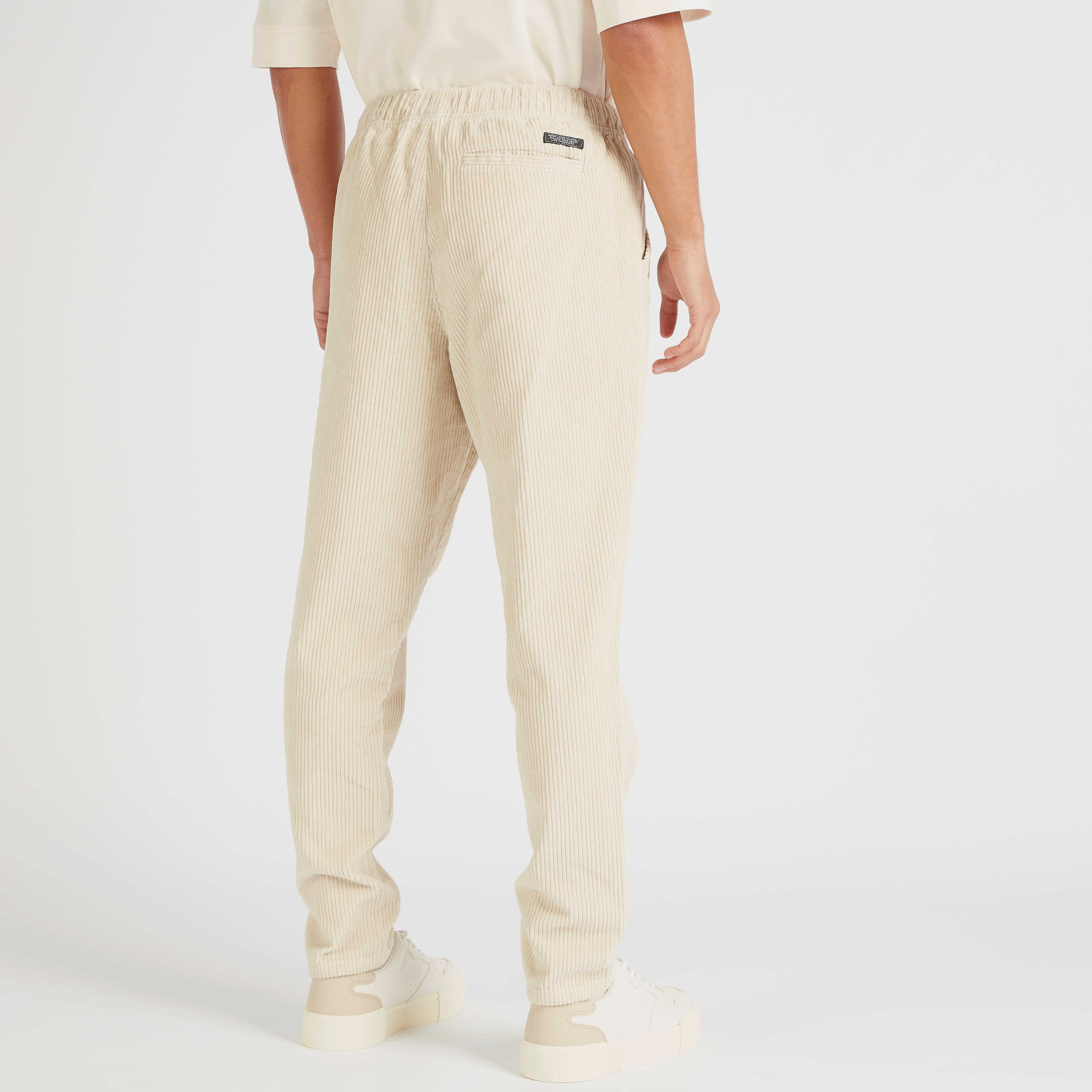بنطلون مضلّع بخصر مطّاطي متوسّط الارتفاع-men-clothing-bottoms-trousersandchinos-trousers-image-4