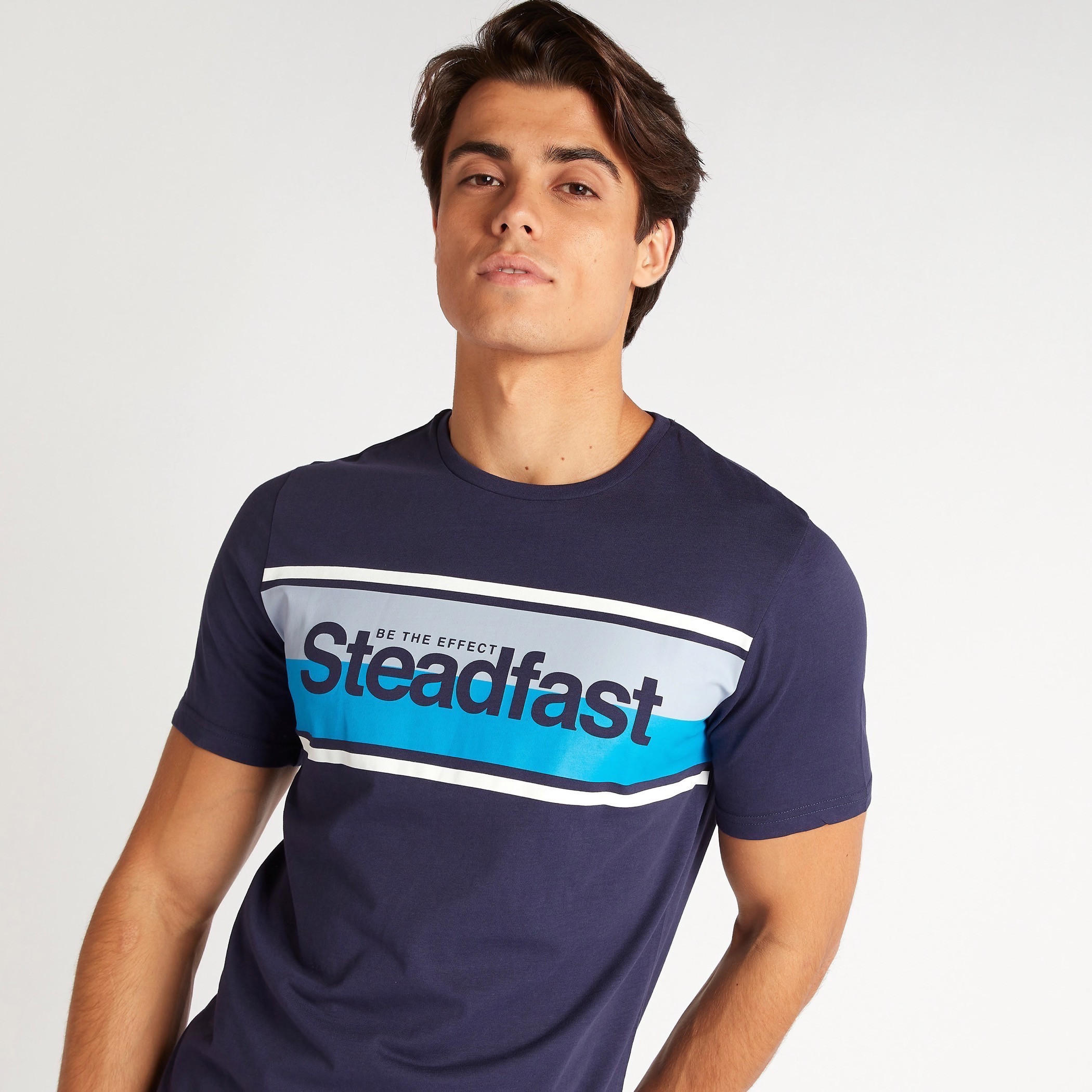تيشيرت بقصة سليم وياقة ضيقة وأكمام قصيرة وطبعات-men-clothing-tshirtsandpolos-tshirts-image-5