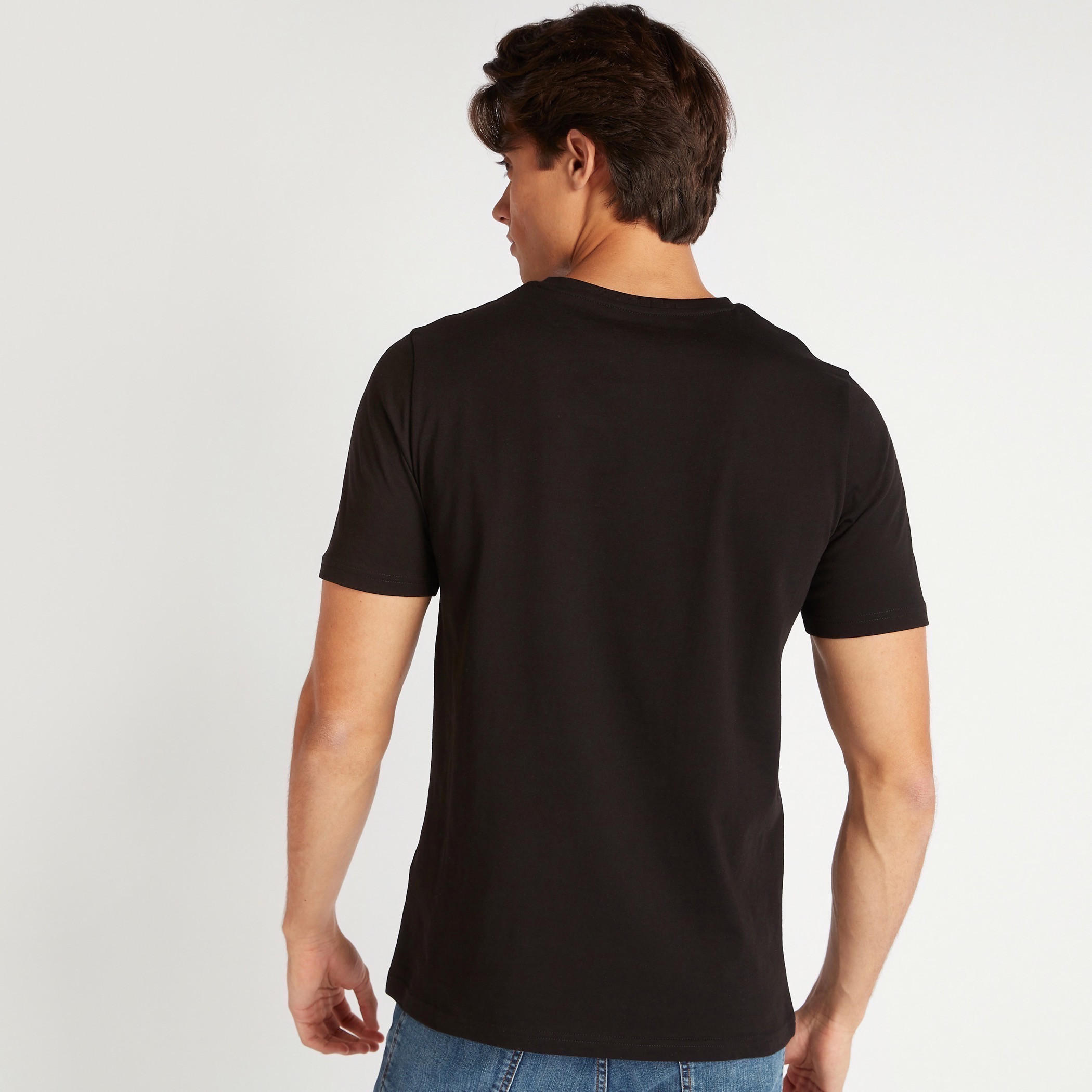 تيشيرت بياقة ضيّقة وأكمام قصيرة وطبعات-men-clothing-tshirtsandpolos-tshirts-image-4