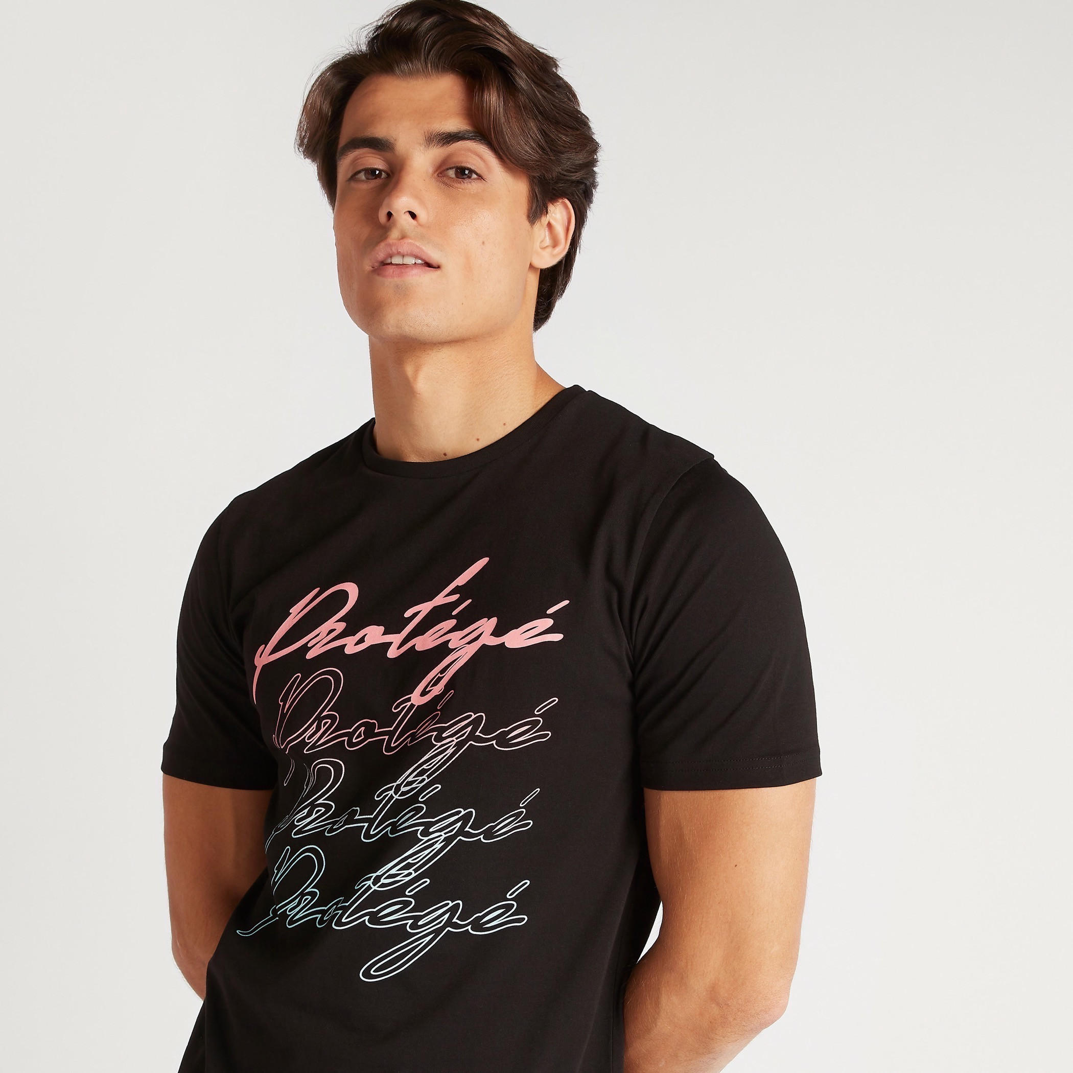 تيشيرت بياقة ضيّقة وأكمام قصيرة وطبعات-men-clothing-tshirtsandpolos-tshirts-image-5